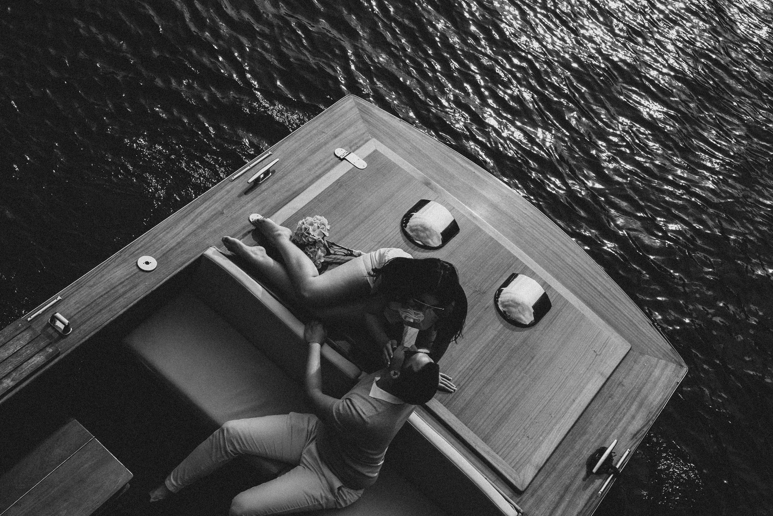 СВАДЕНБНАЯ СЬЕМКА НА КАТЕРЕ ПО КАНАЛАМ САНКТ-ПЕТЕРБУРГА И В АКВАТОРИИ НЕВЫ. Профессиональный фотограф, Санкт-Петербург — Виктория Богомолова