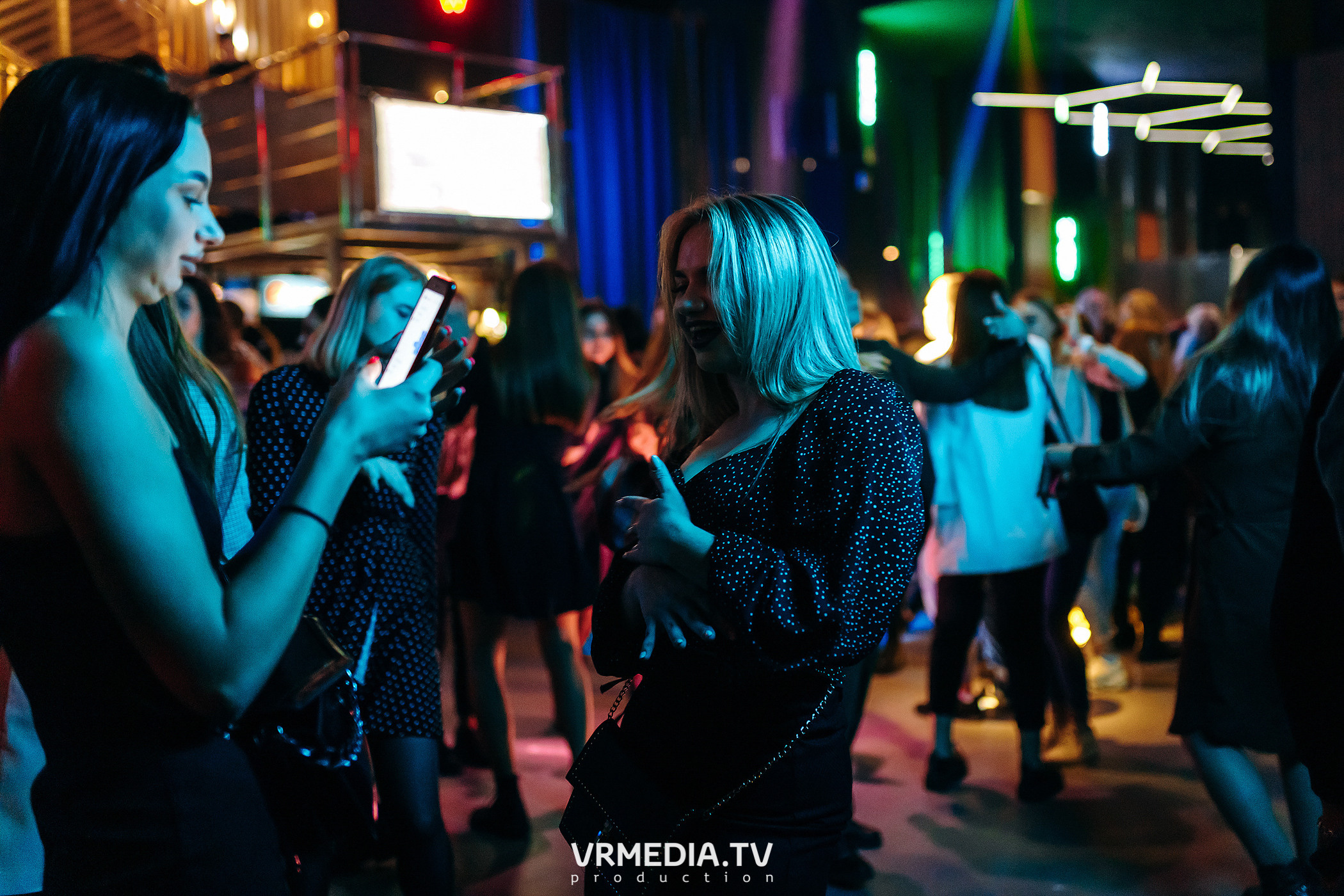 Выходные в баре «DOSKI»