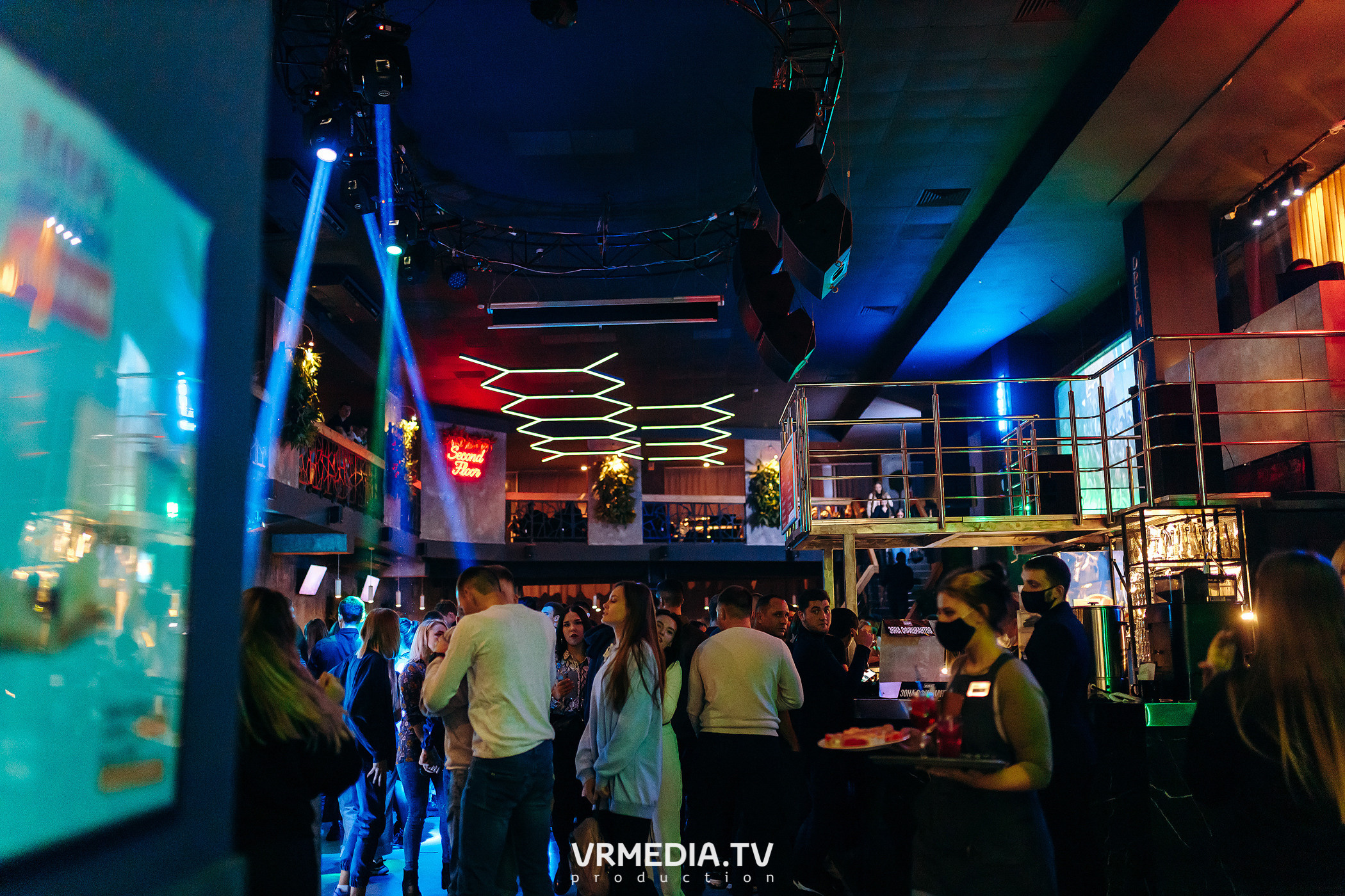 Выходные в баре «DOSKI»