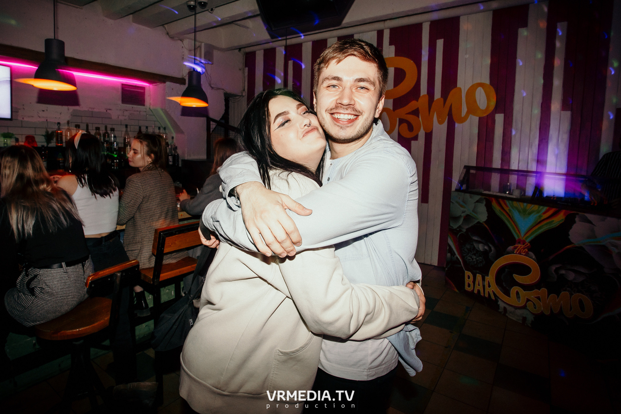 Выходные в баре «Cosmo»