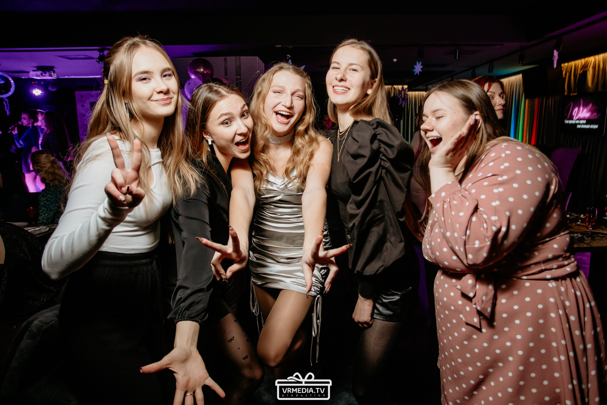 Новый год в караоке «Volna»