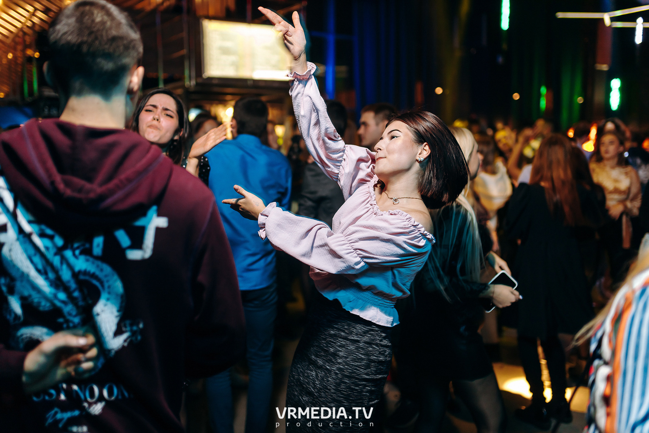 Выходные в баре «DOSKI»