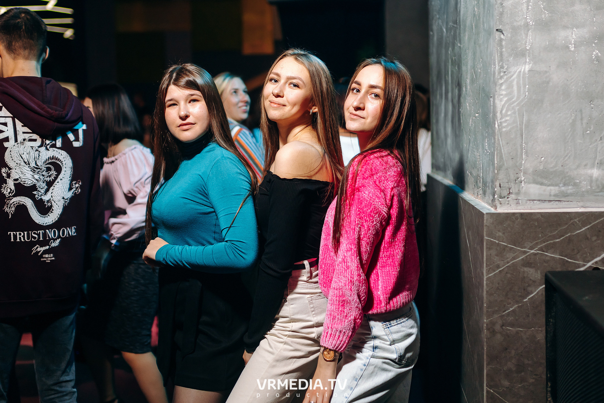 Выходные в баре «DOSKI»