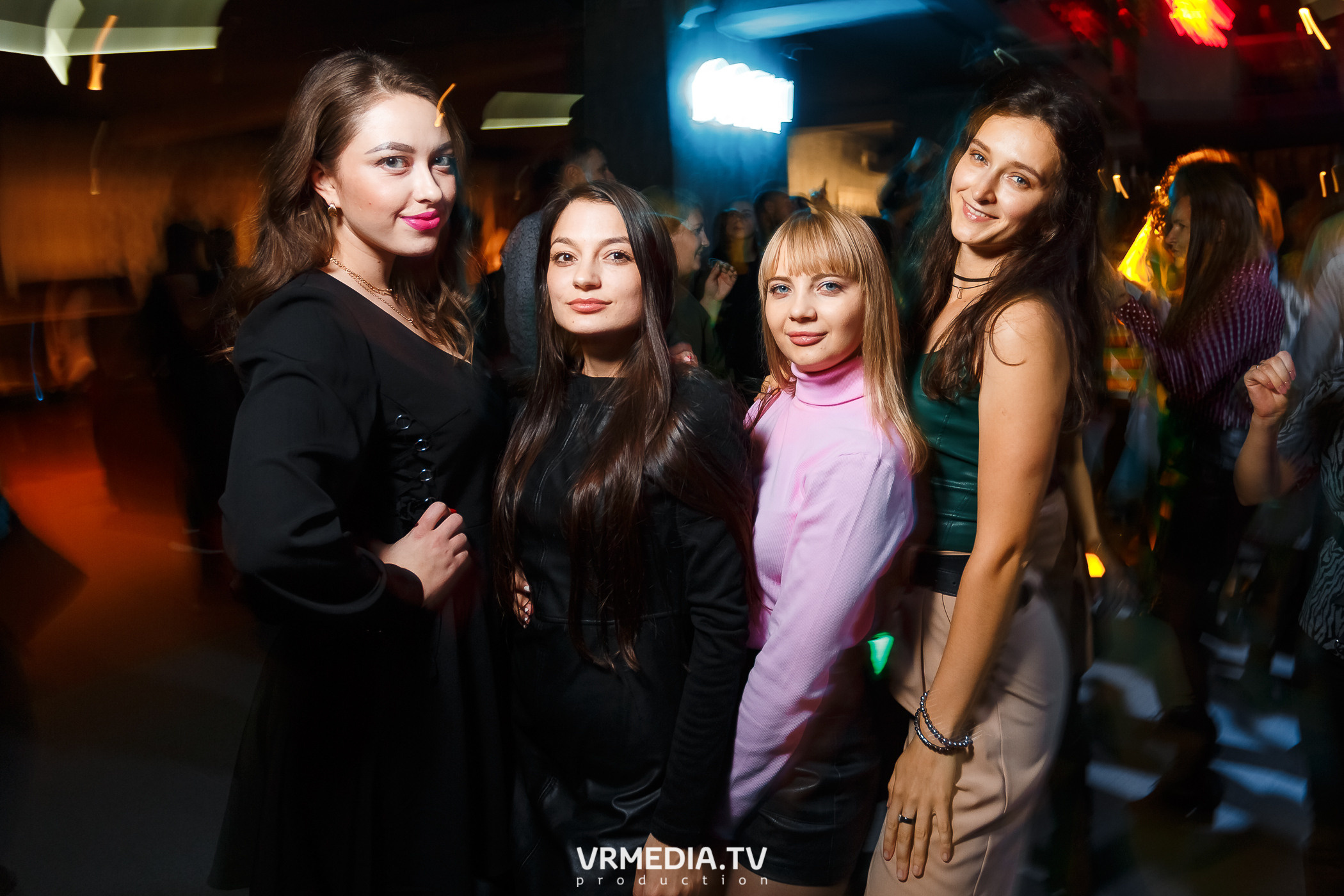 Выходные в баре «DOSKI»