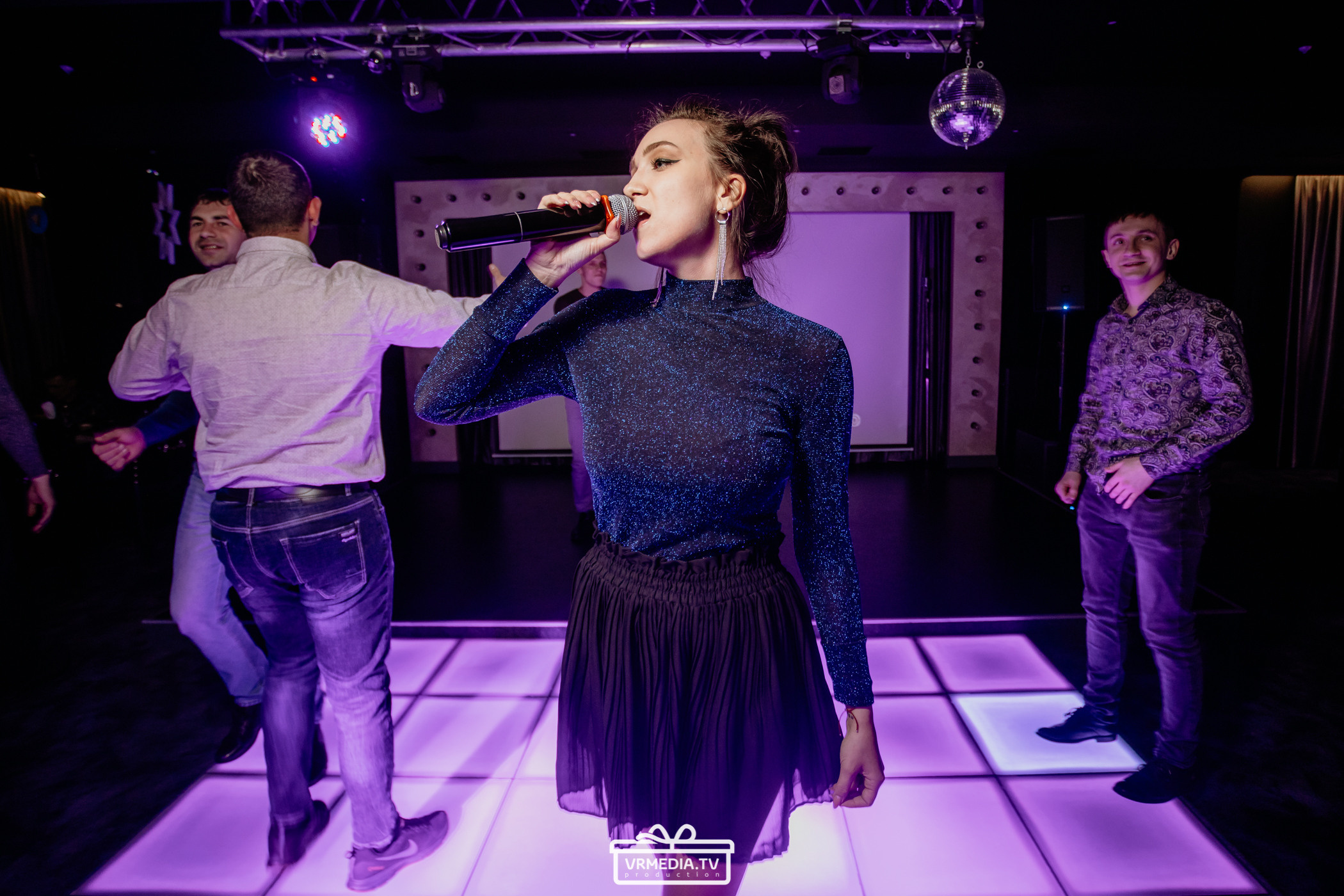 Новый год в караоке «Volna»