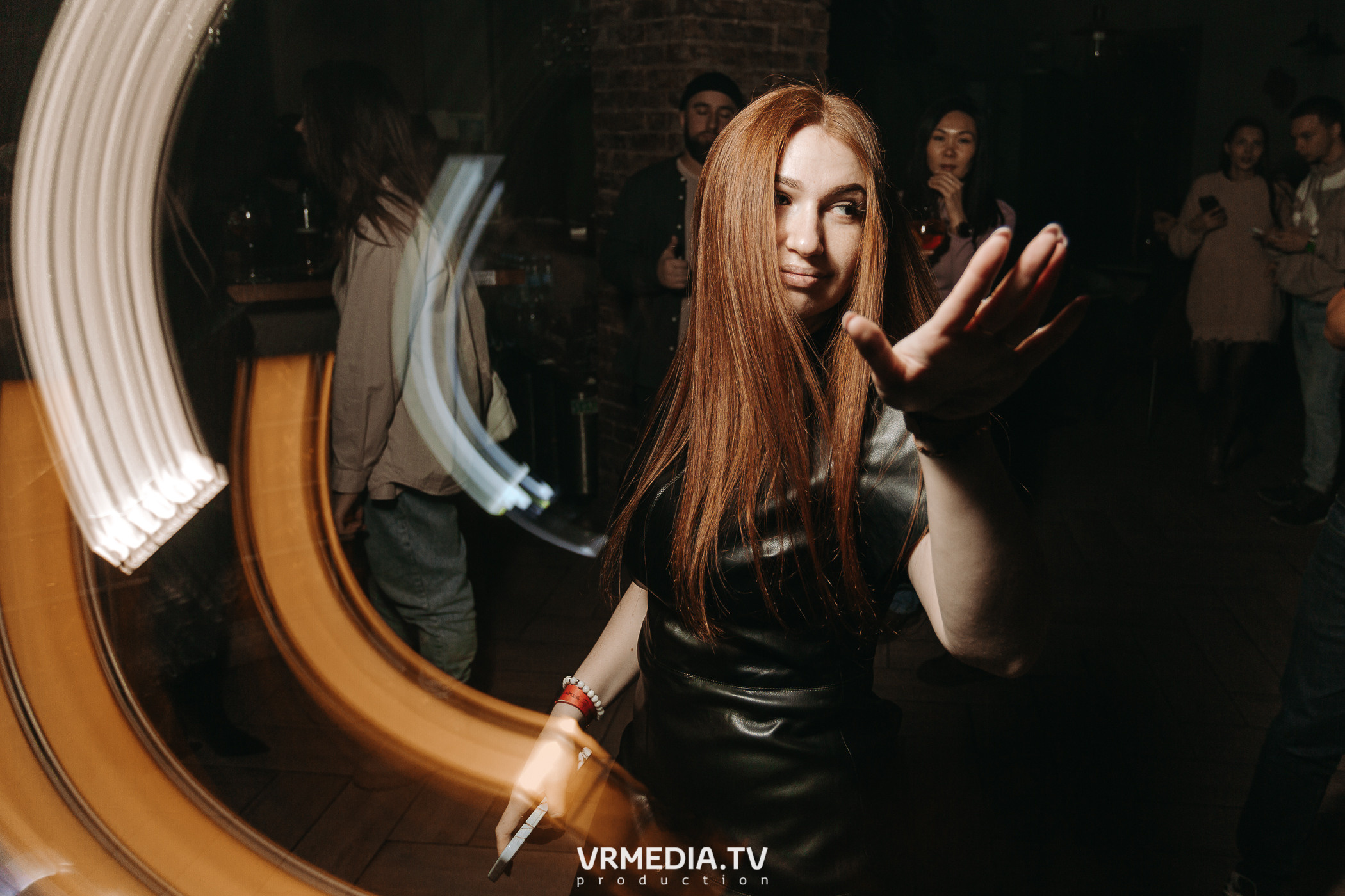 11 FRIENDS OF CHAO. Grotesque (SPB)