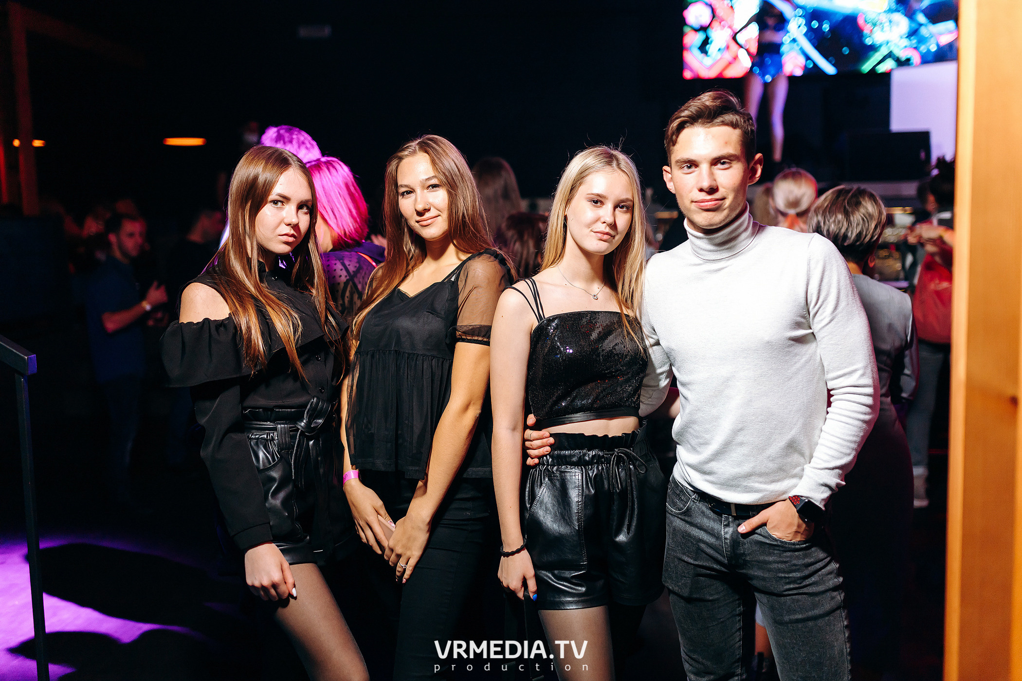 Выходные в баре «DOSKI»