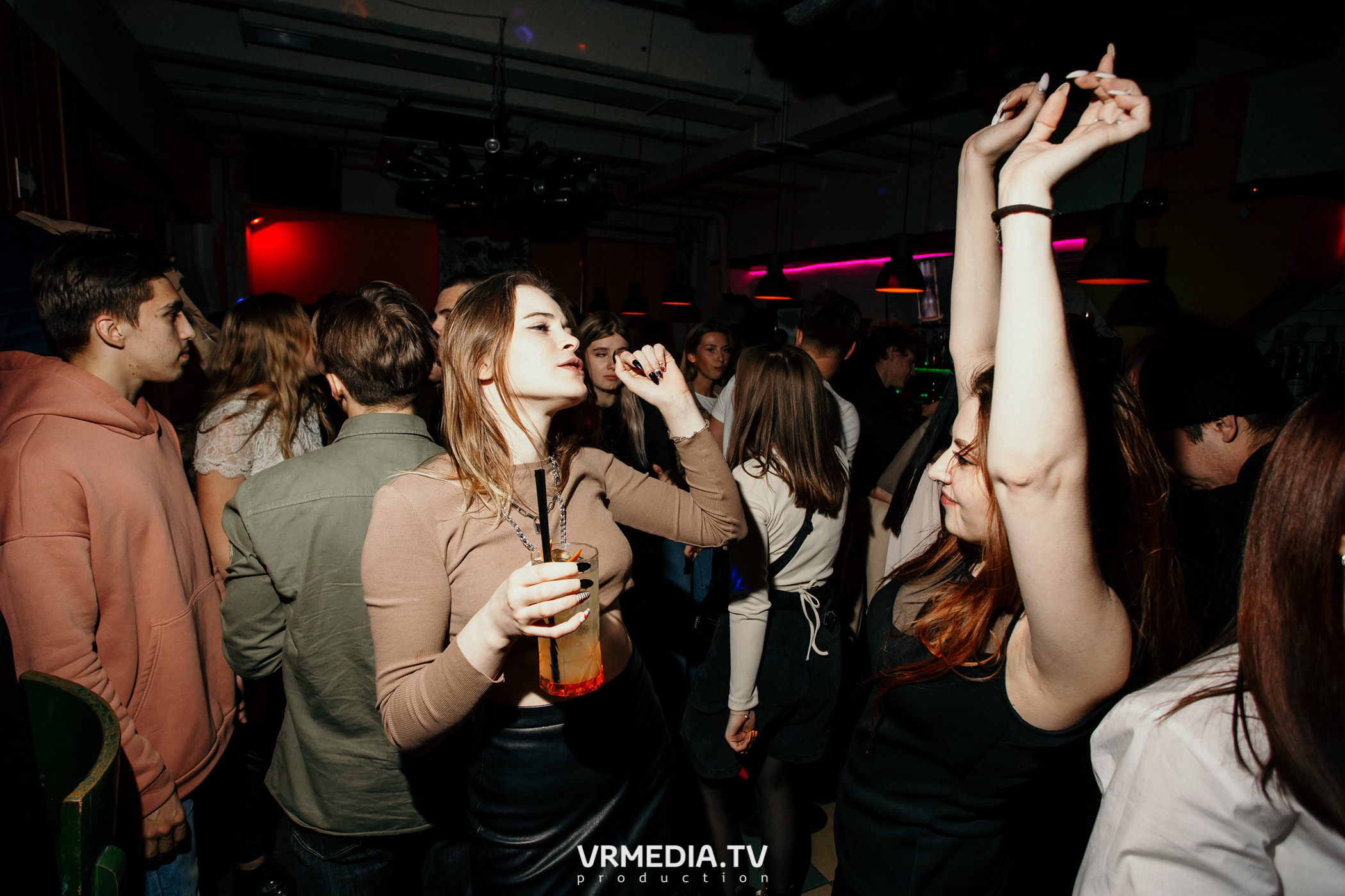 Выходные в баре «Cosmo»