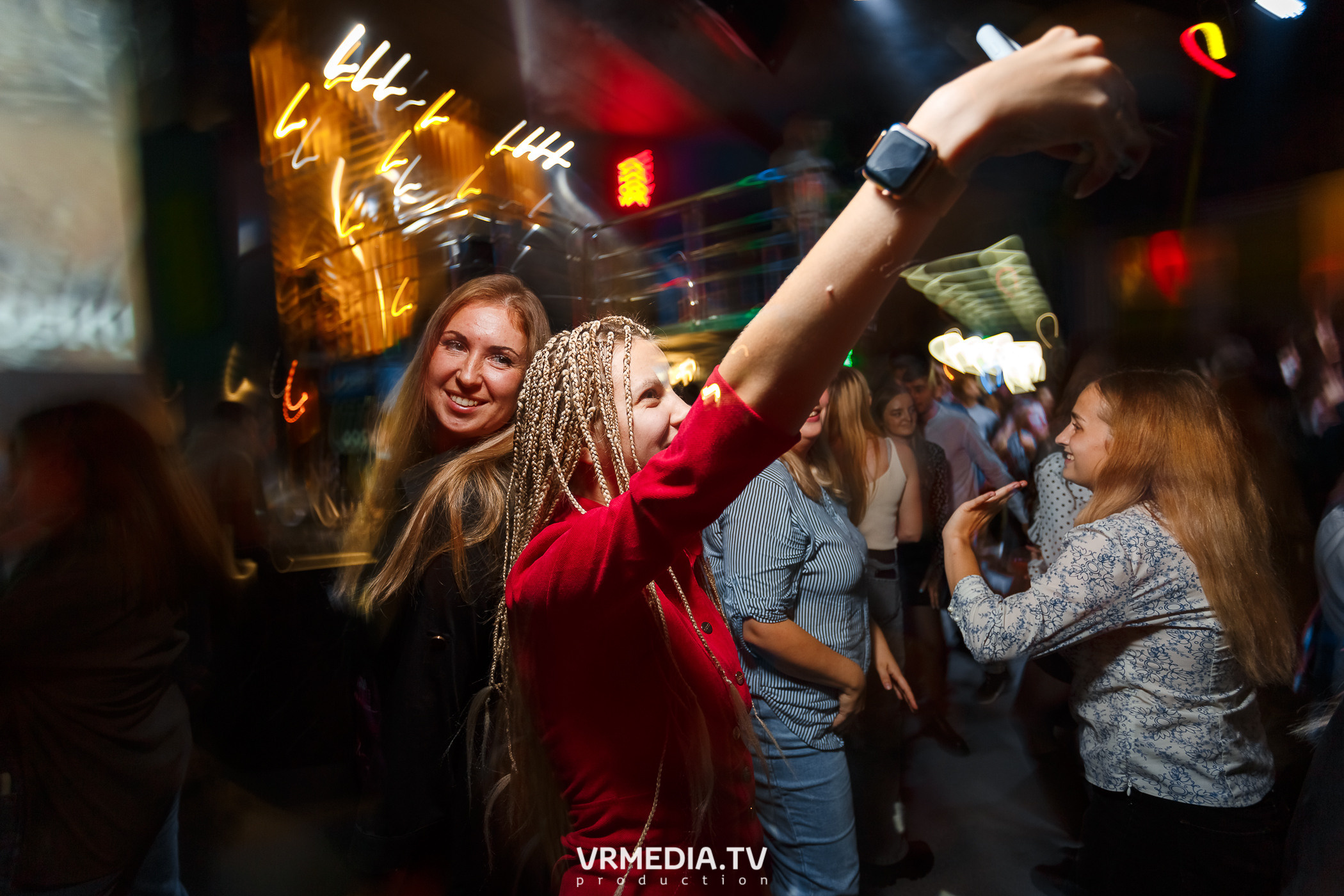 Выходные в баре «DOSKI»