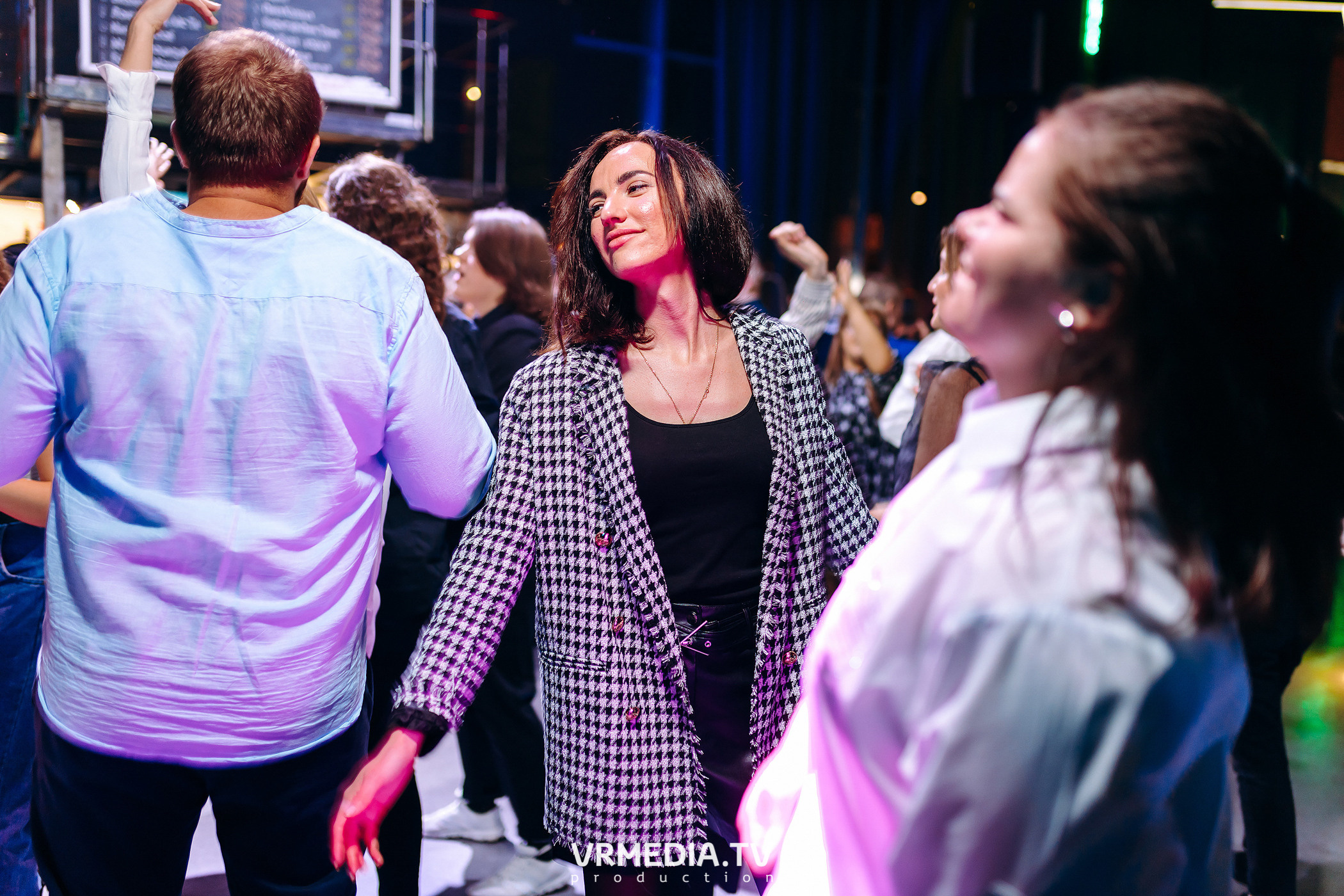 Выходные в баре «DOSKI»