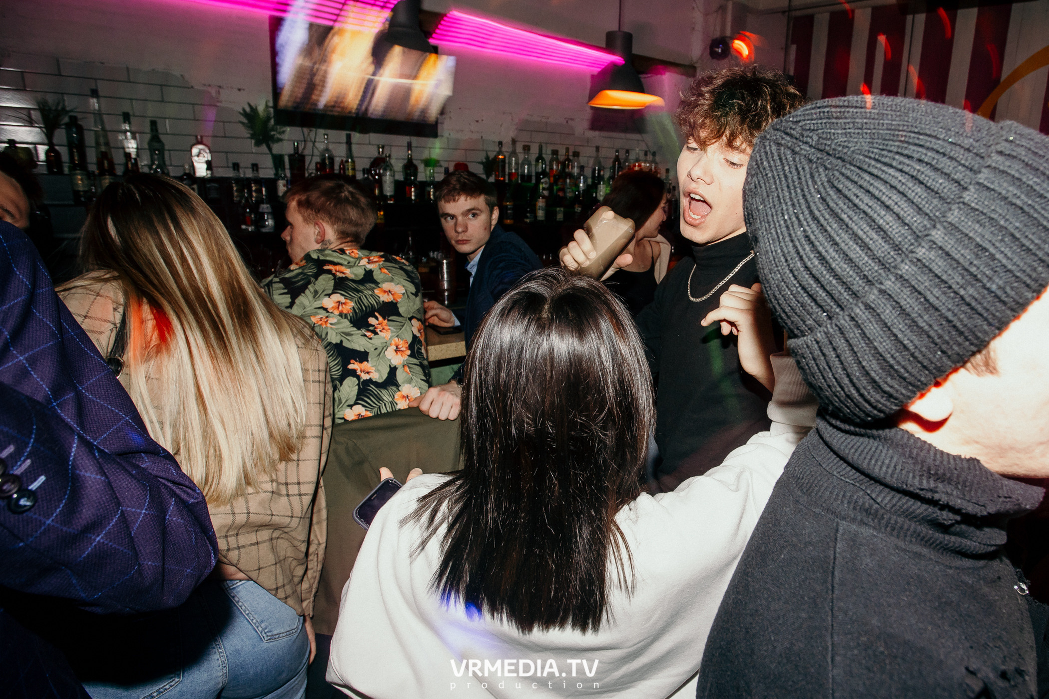 Выходные в баре «Cosmo»