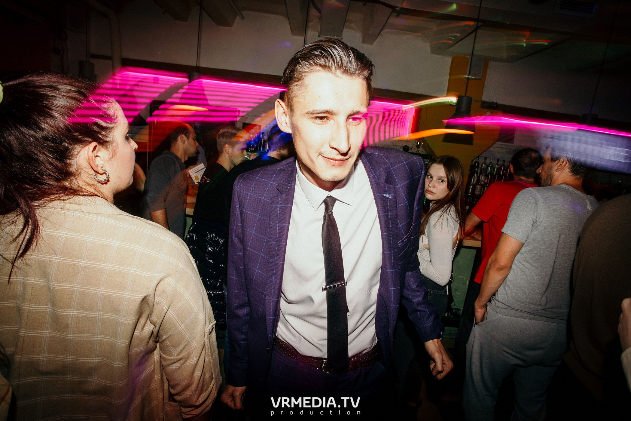 Выходные в баре «Cosmo»