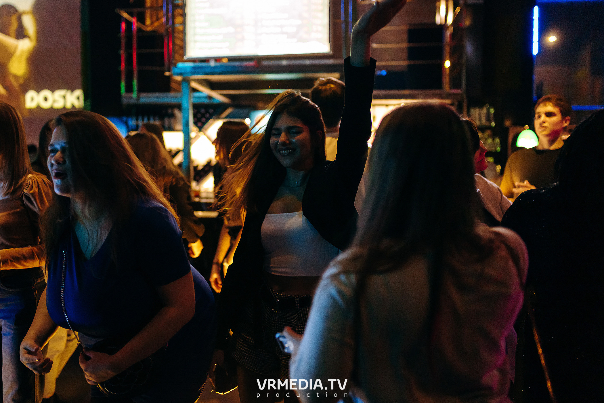 Выходные в баре «DOSKI»