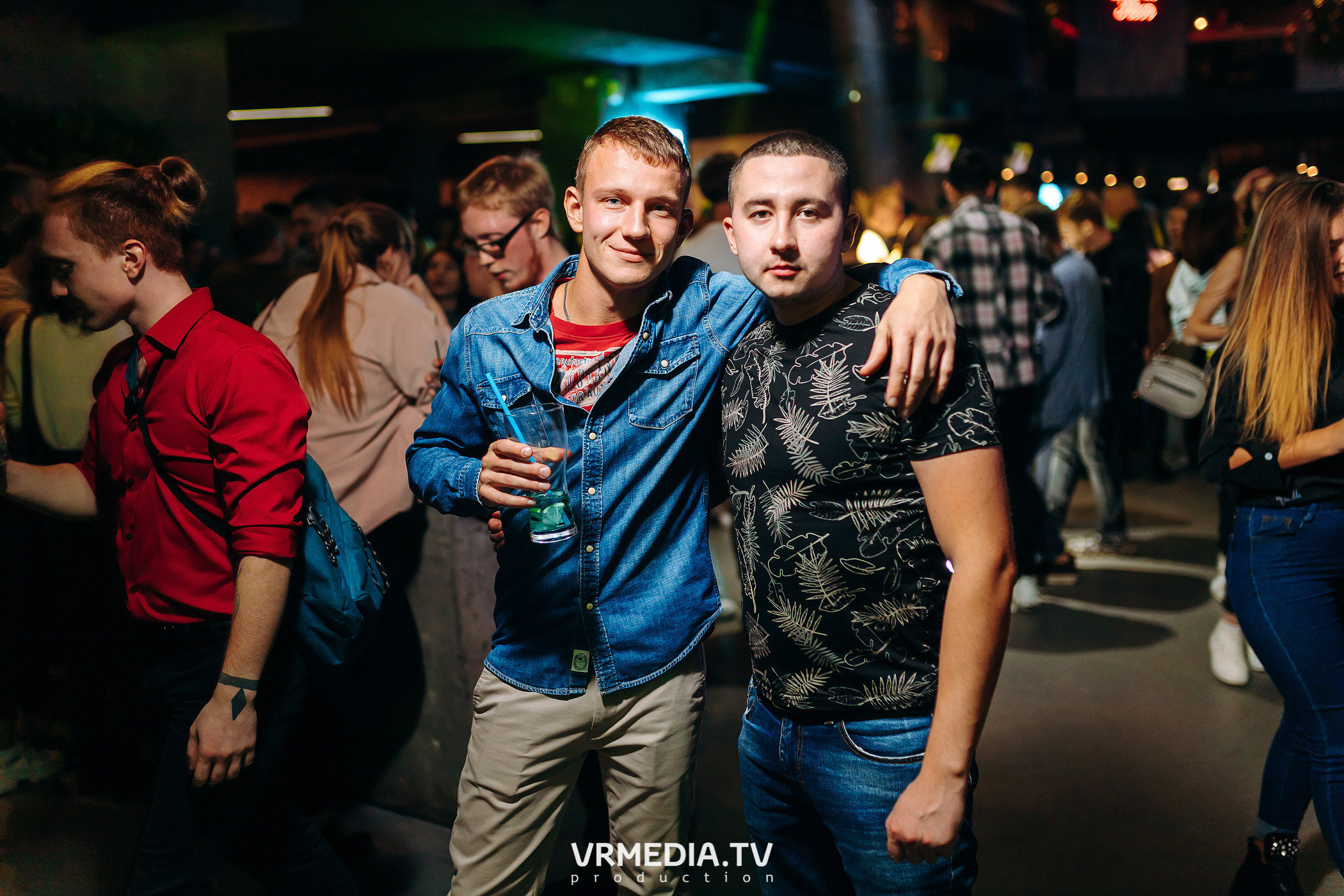 Выходные в баре «DOSKI»