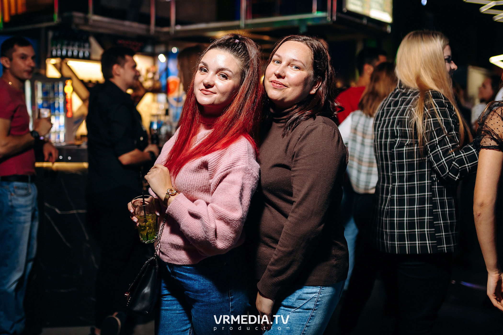 Выходные в баре «DOSKI»