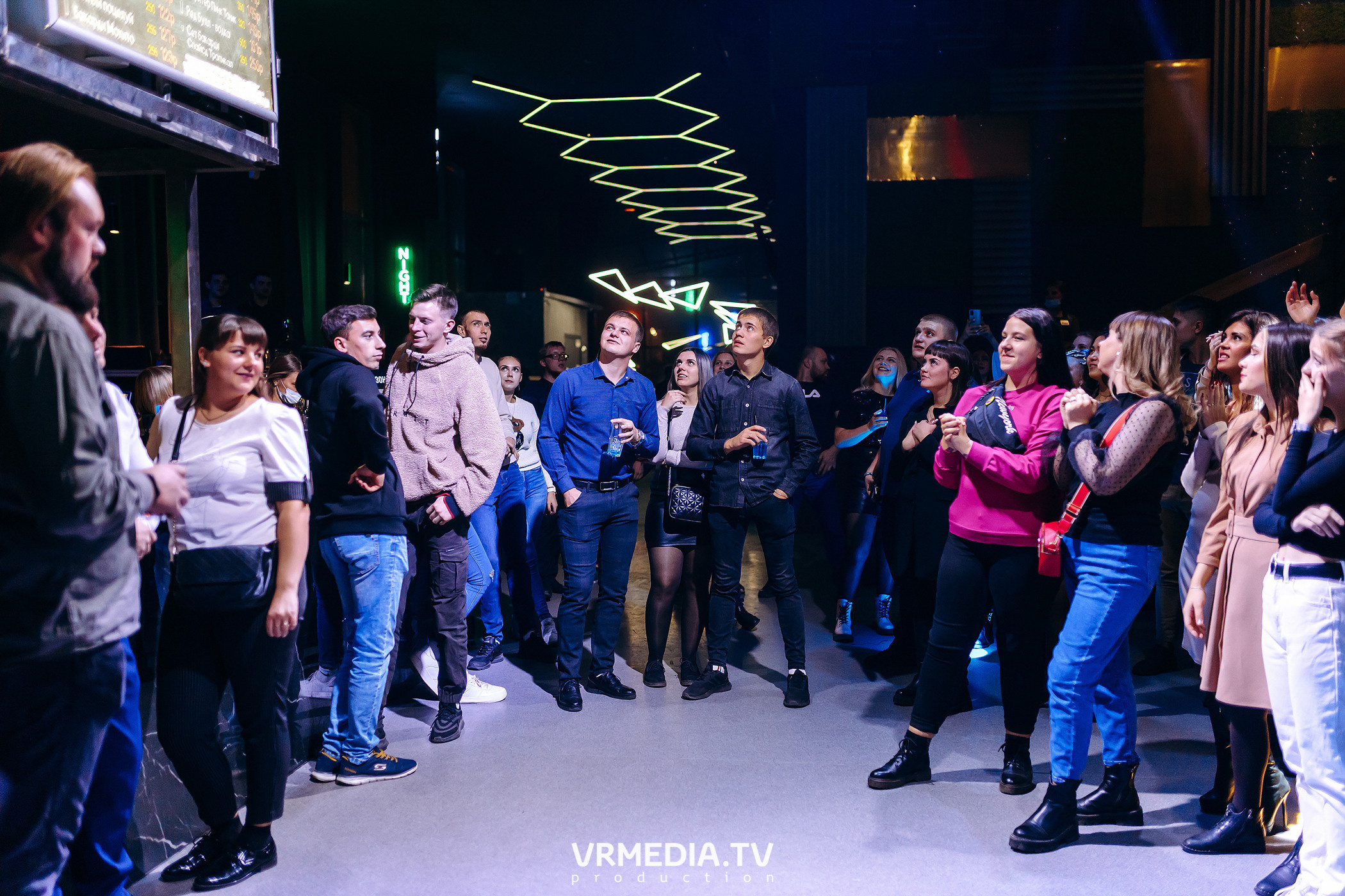 Выходные в баре «DOSKI»