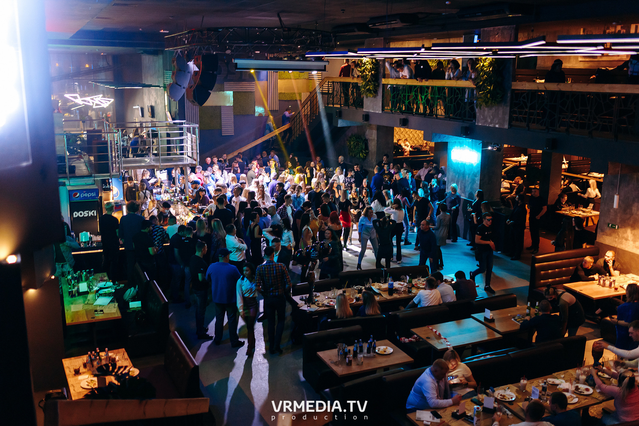 Выходные в баре «DOSKI»