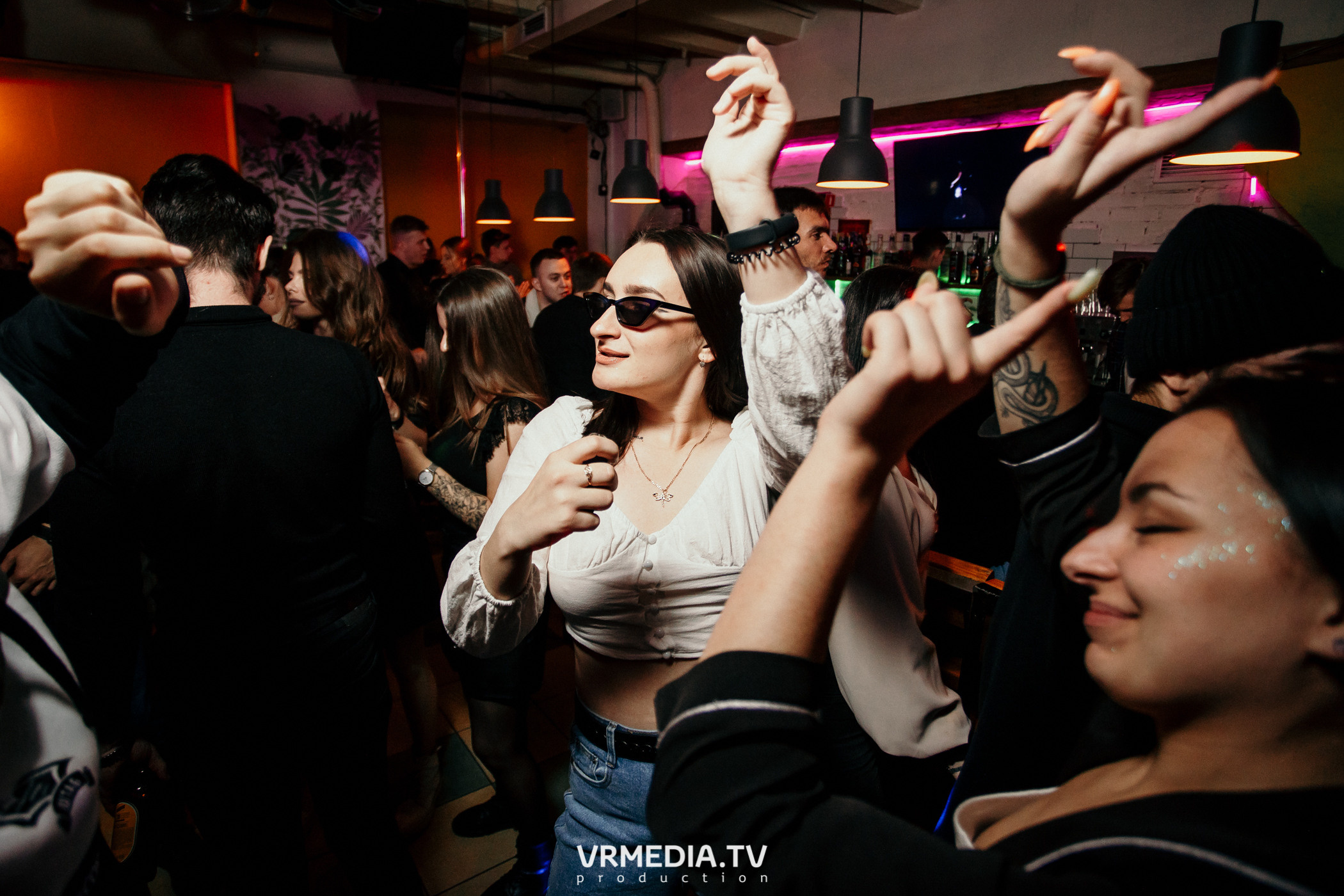 Выходные в баре «Cosmo»