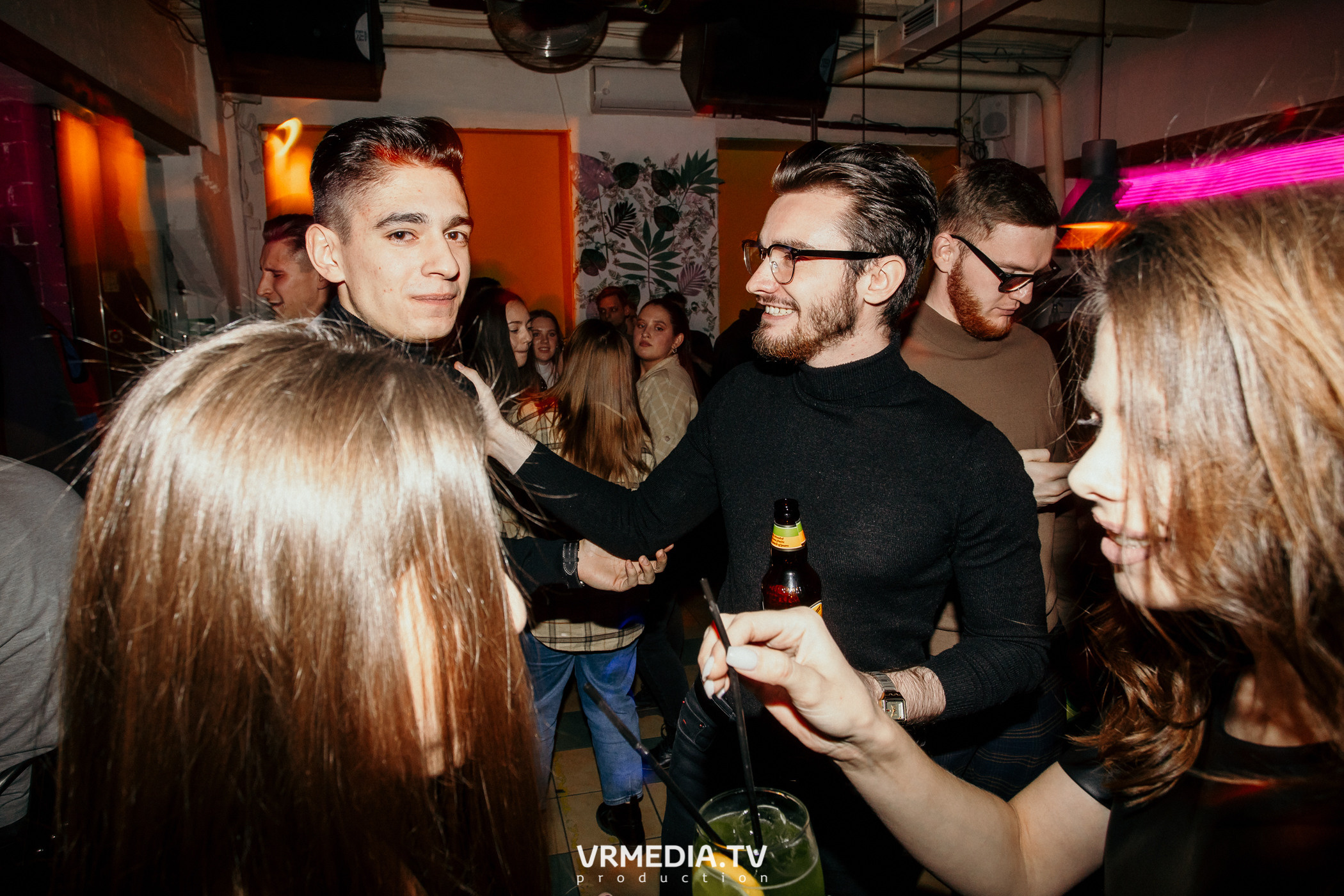 Выходные в баре «Cosmo»