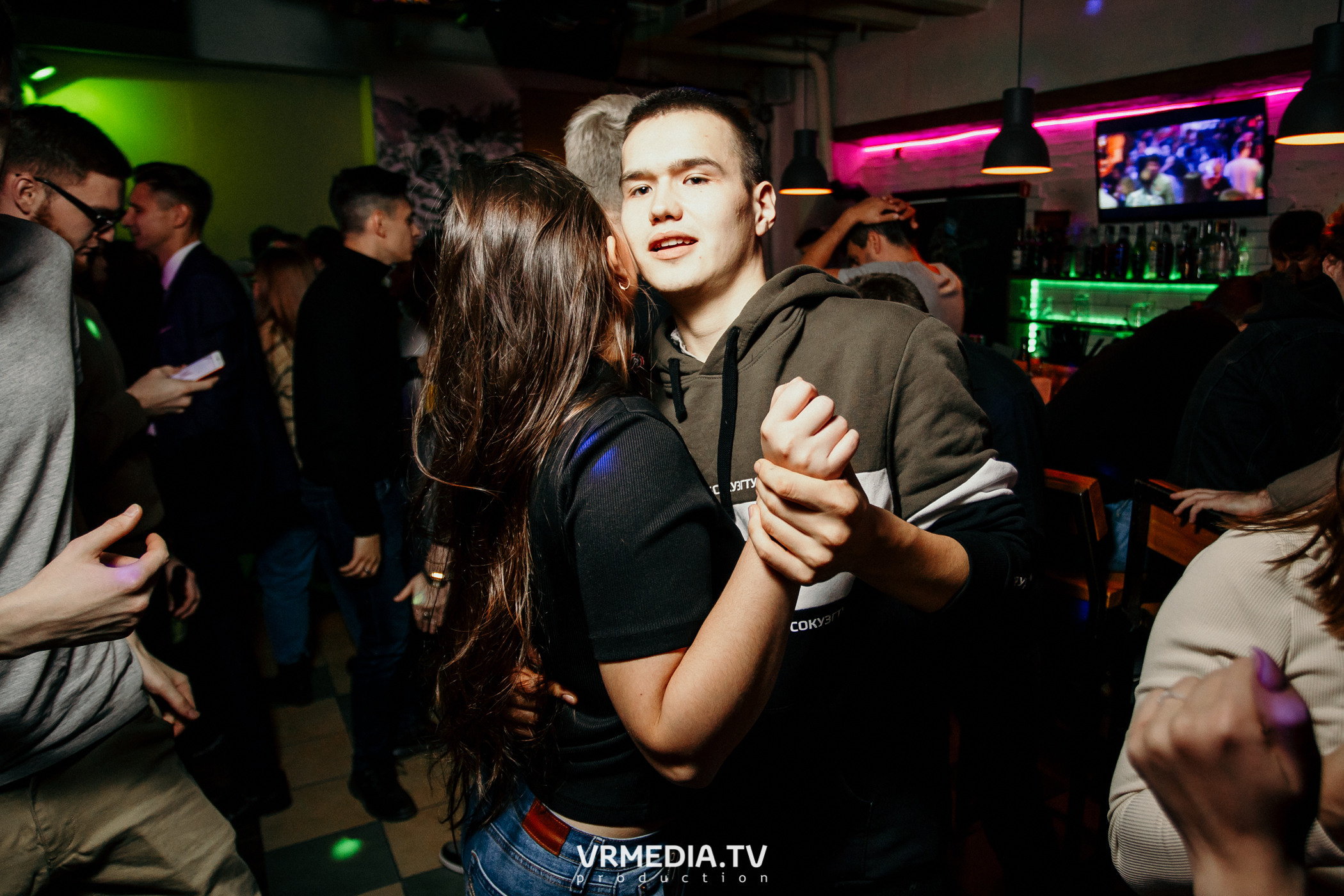 Выходные в баре «Cosmo»