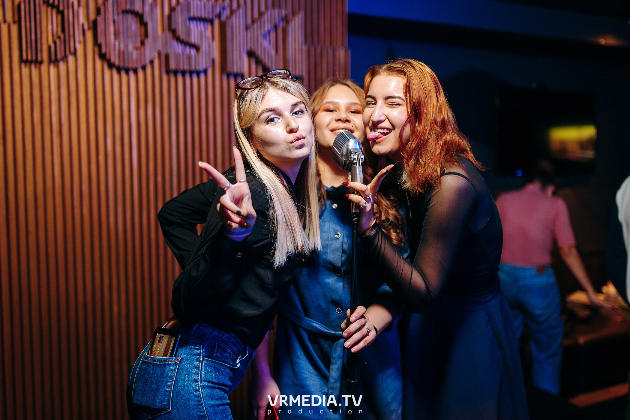 Выходные в баре «DOSKI»