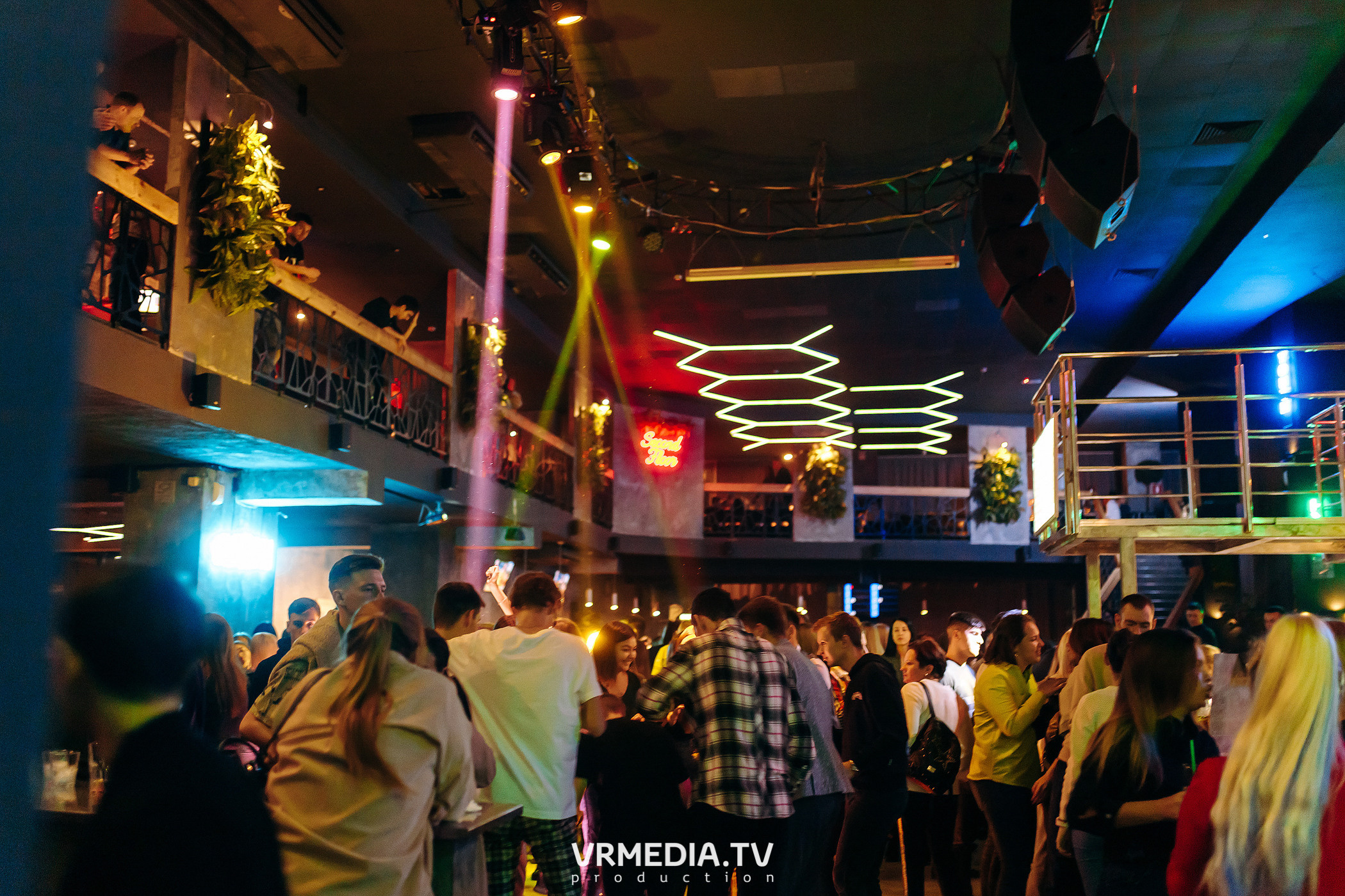 Выходные в баре «DOSKI»