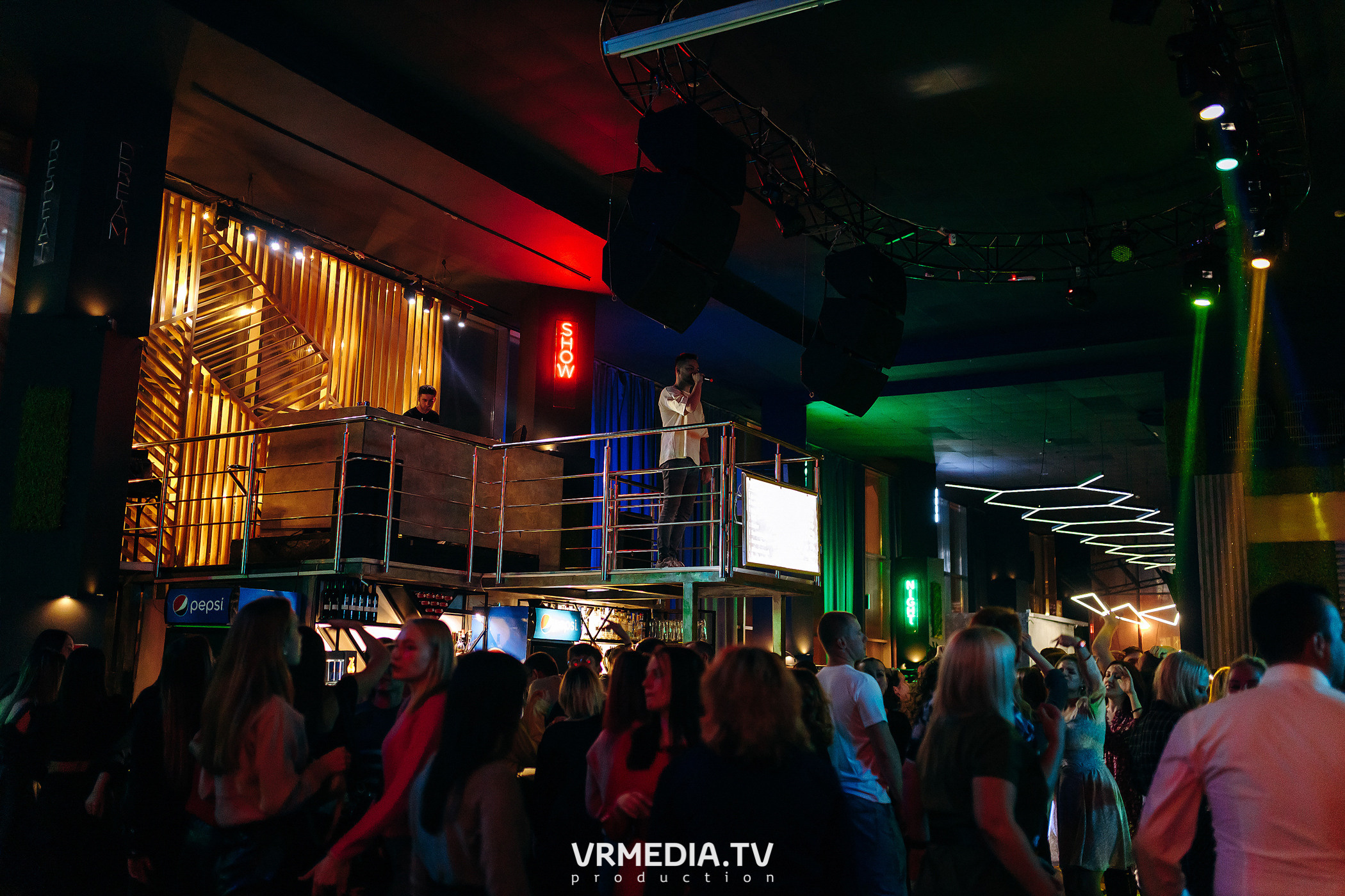 Выходные в баре «DOSKI»