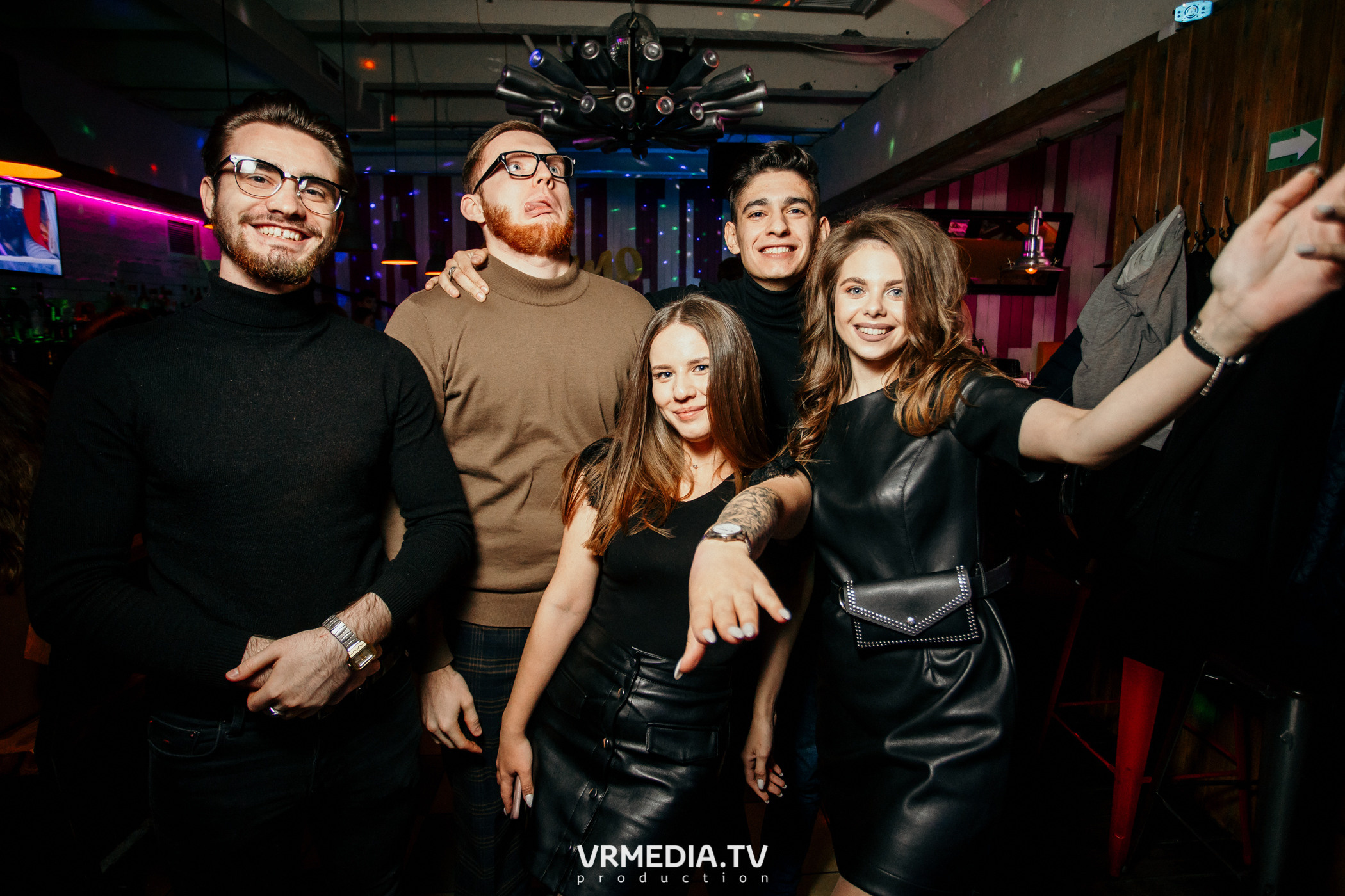 Выходные в баре «Cosmo»