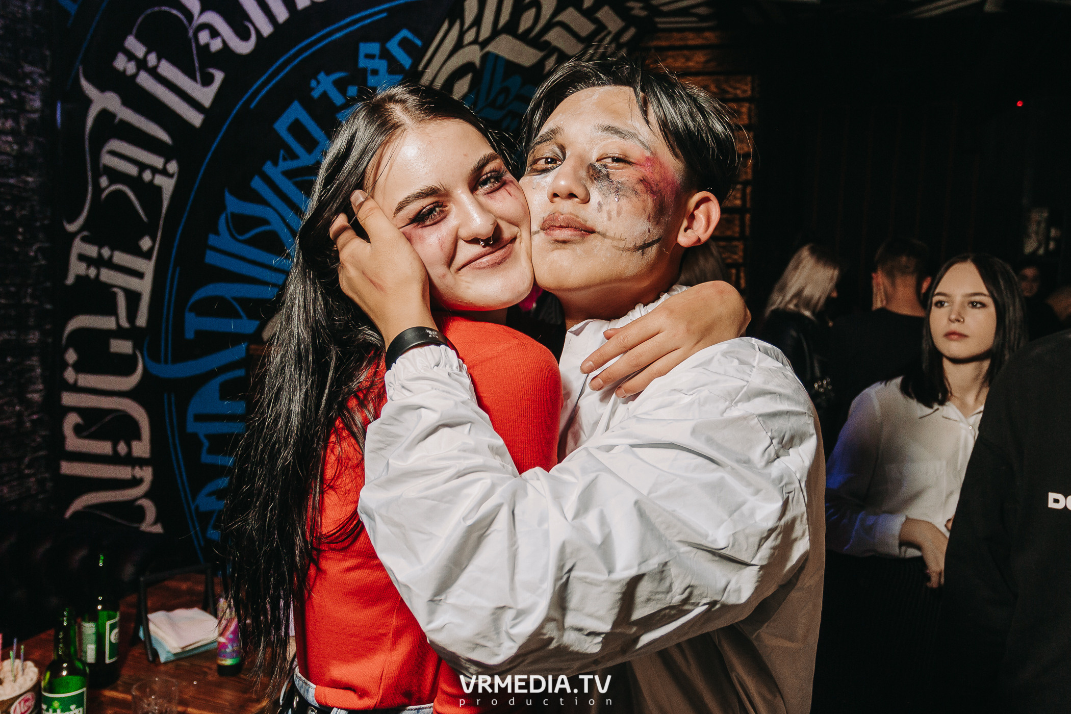 Halloween в баре «Глотай»