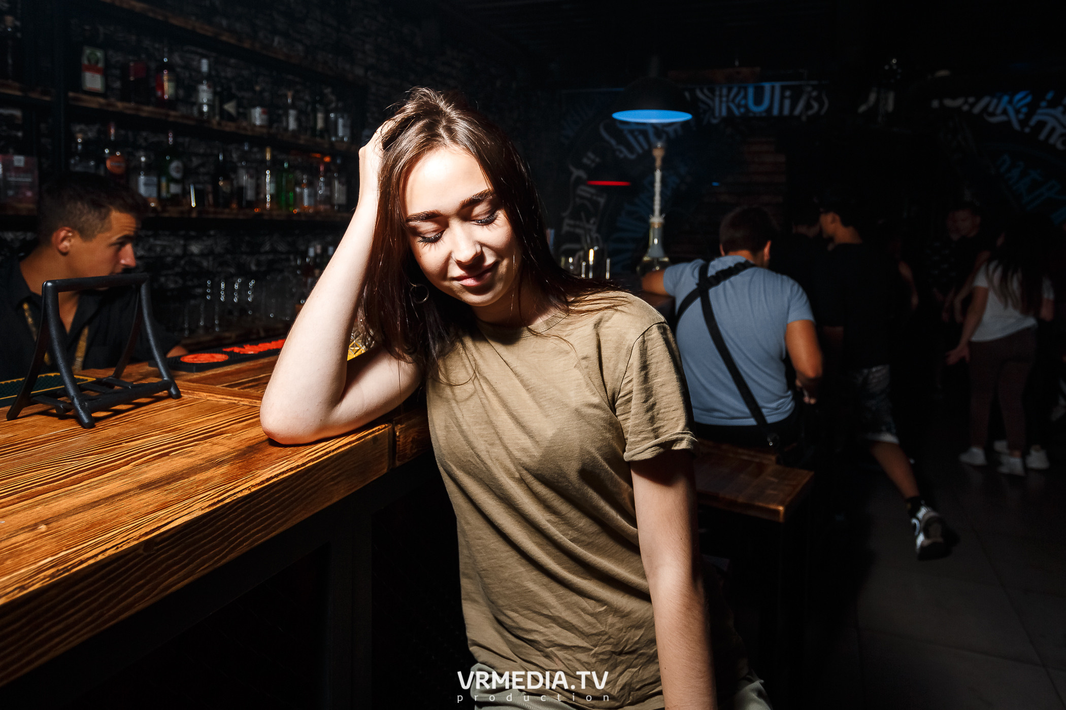 Выходные в баре «Глотай»