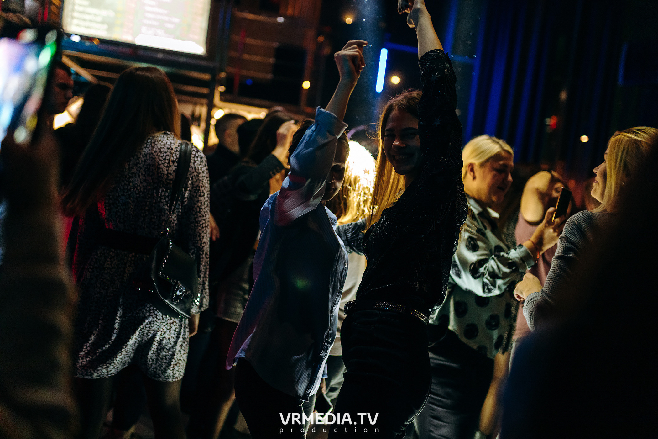 Выходные в баре «DOSKI»