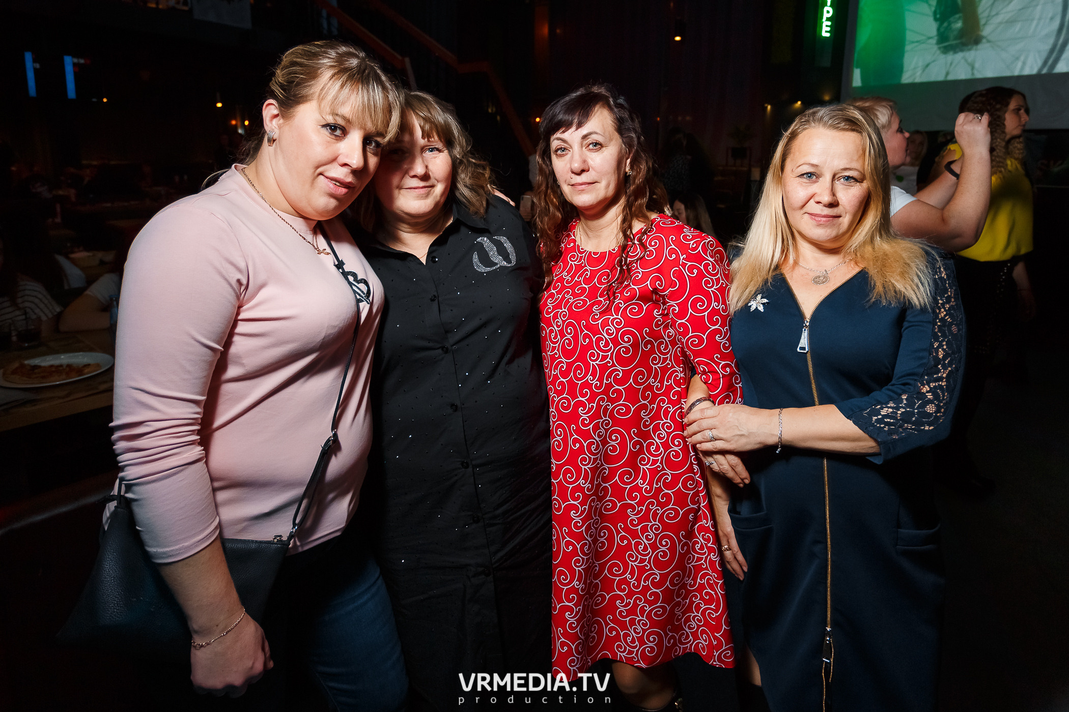 Выходные в баре «DOSKI»