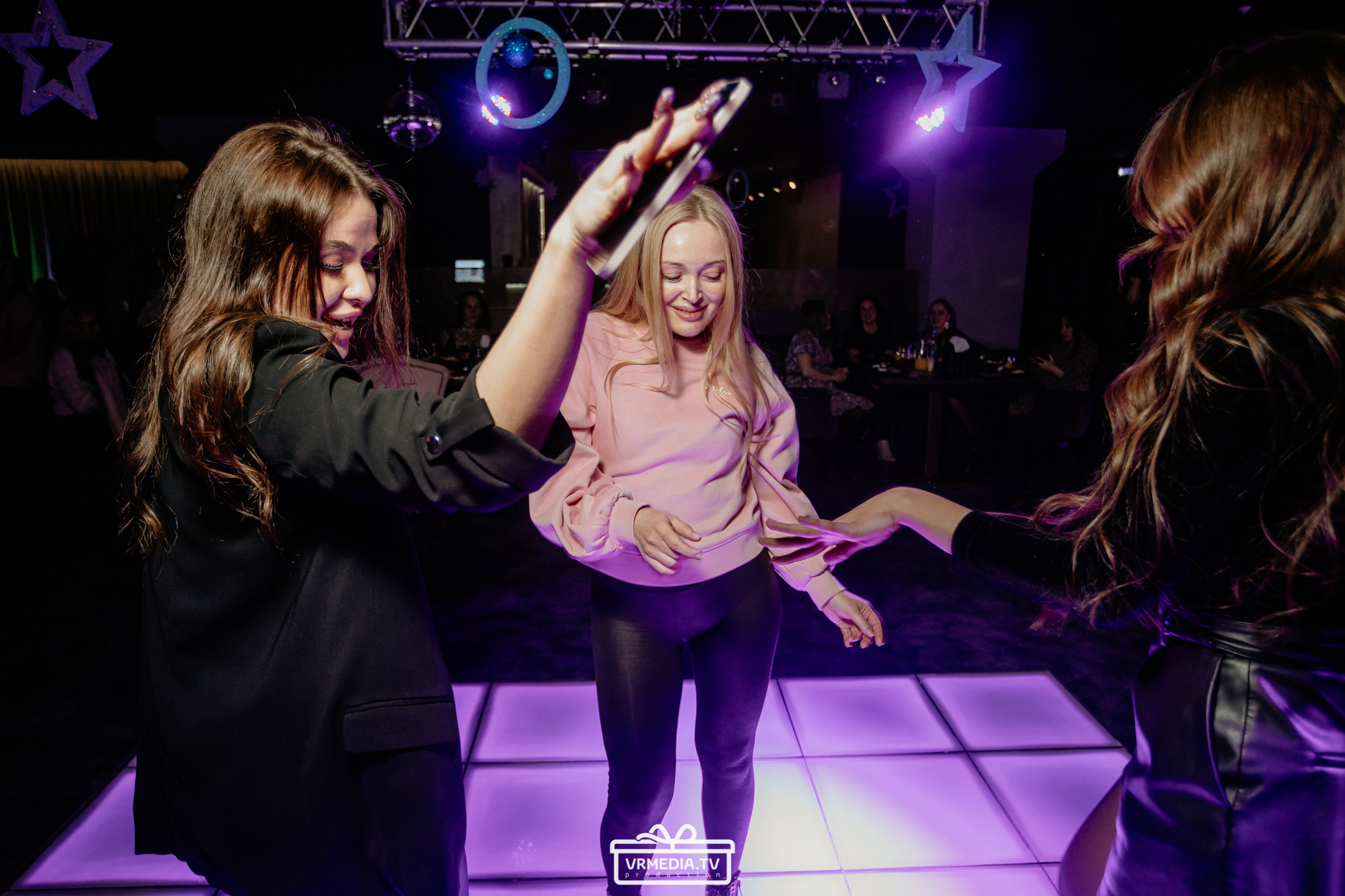 Новый год в караоке «Volna»