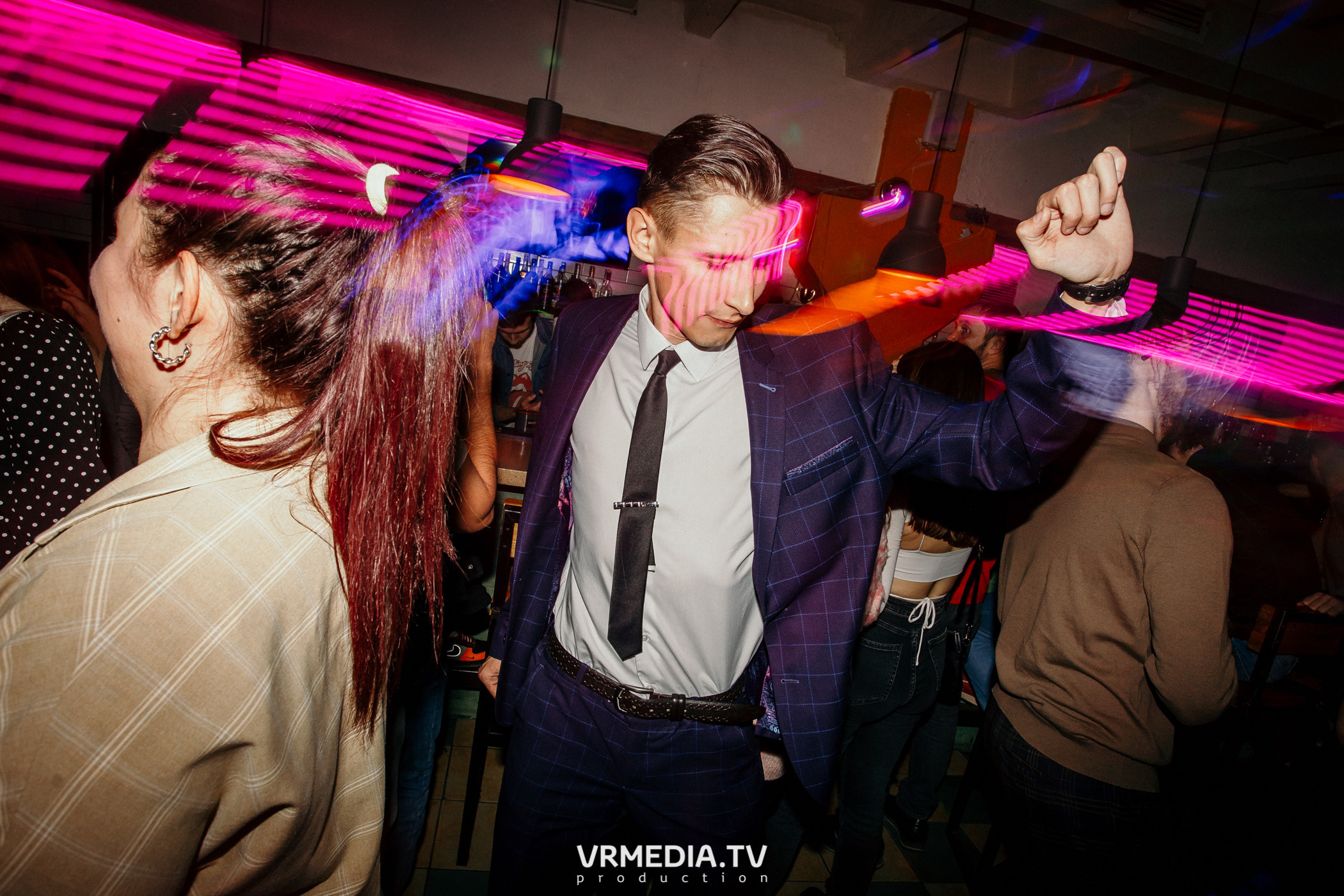 Выходные в баре «Cosmo»