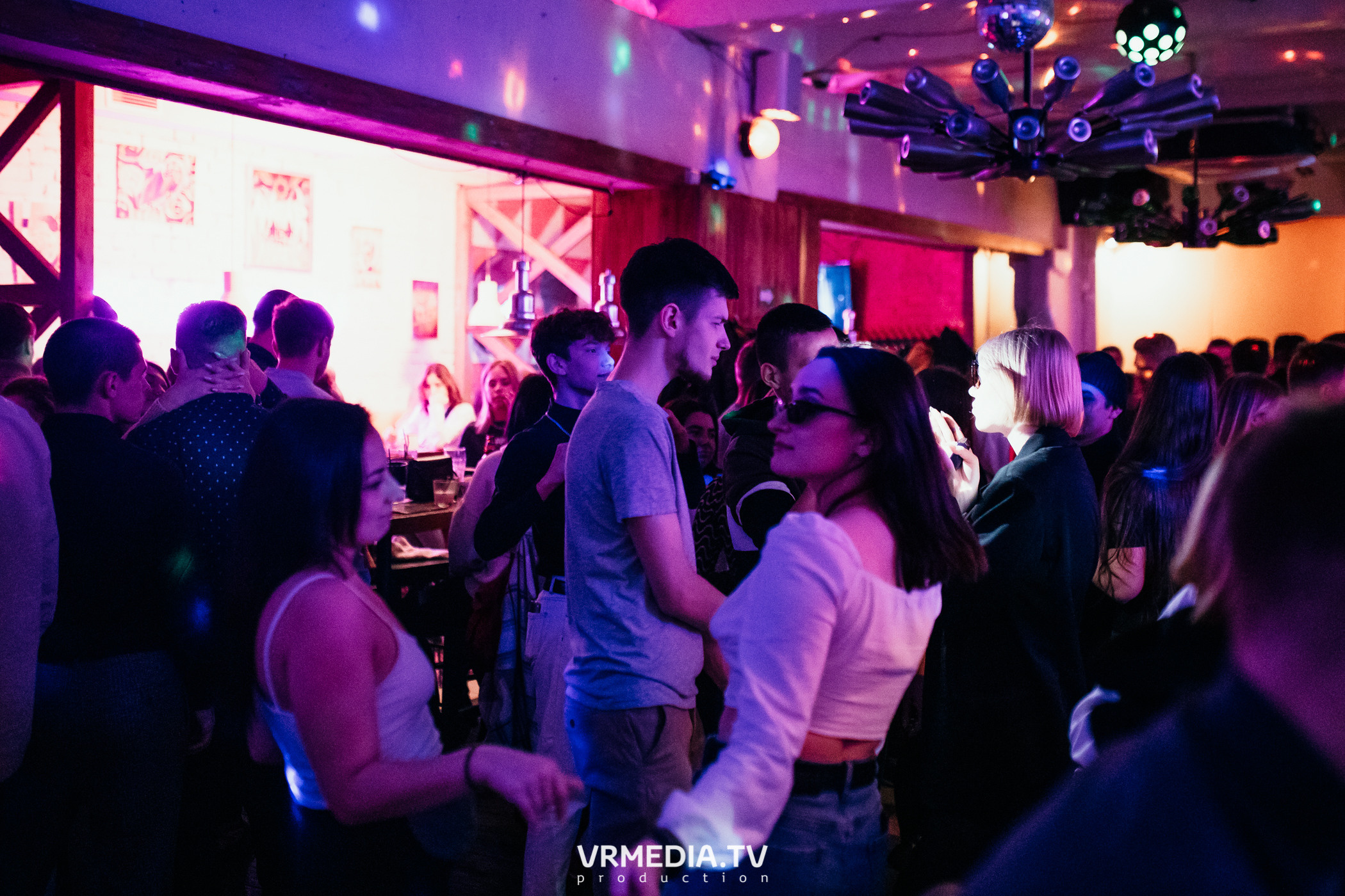 Выходные в баре «Cosmo»