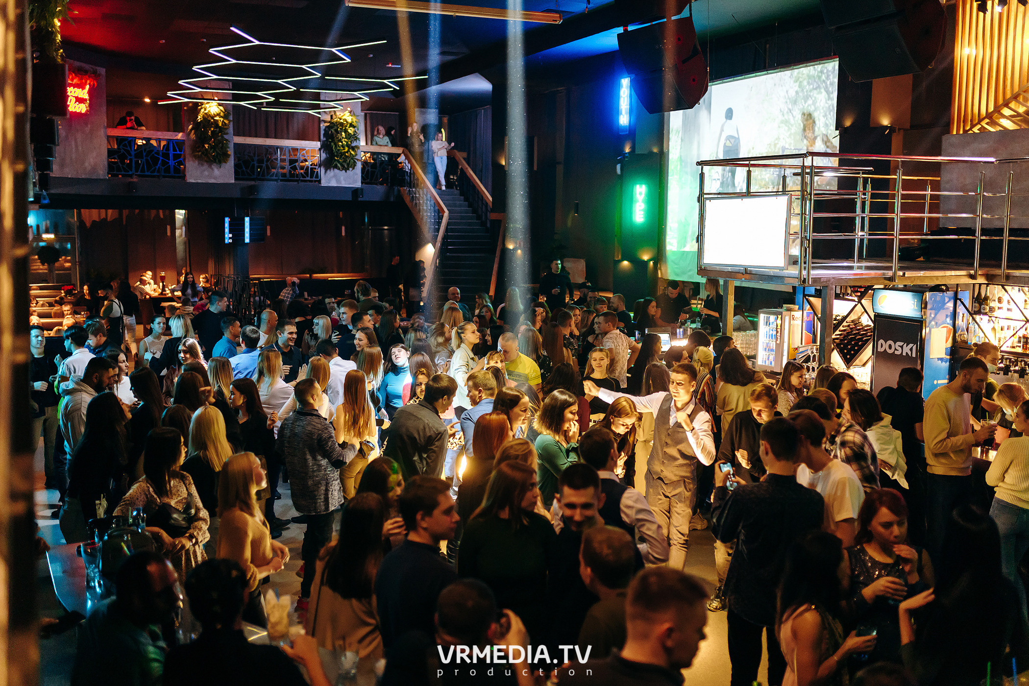 Выходные в баре «DOSKI»