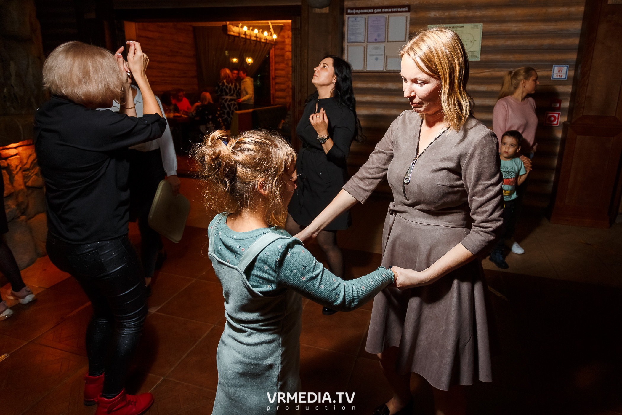 Юлия Азьмукова в гостях «У Петровича»