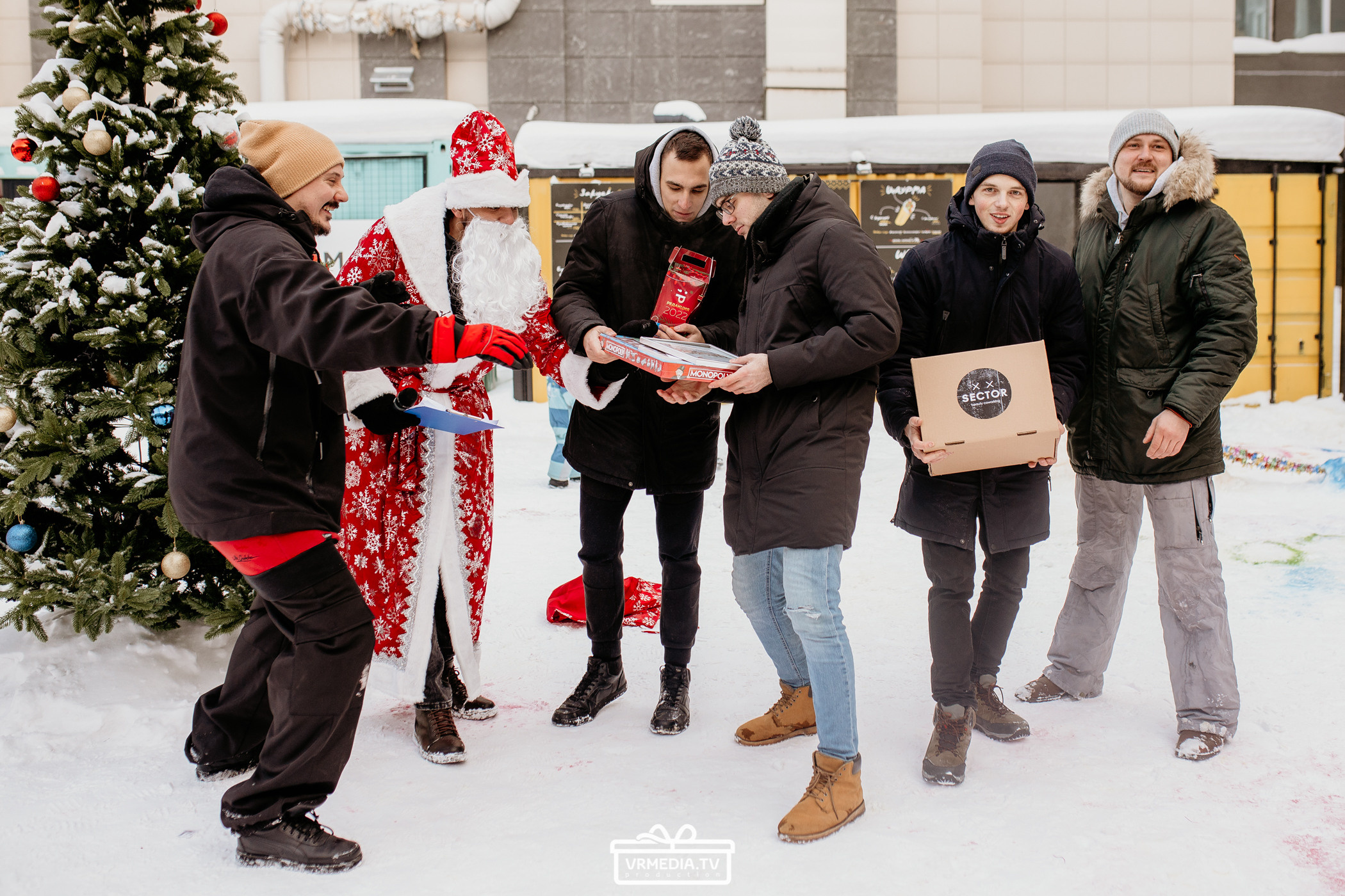 Большая новогодняя «Елка» в культурном пространстве «Редакция»