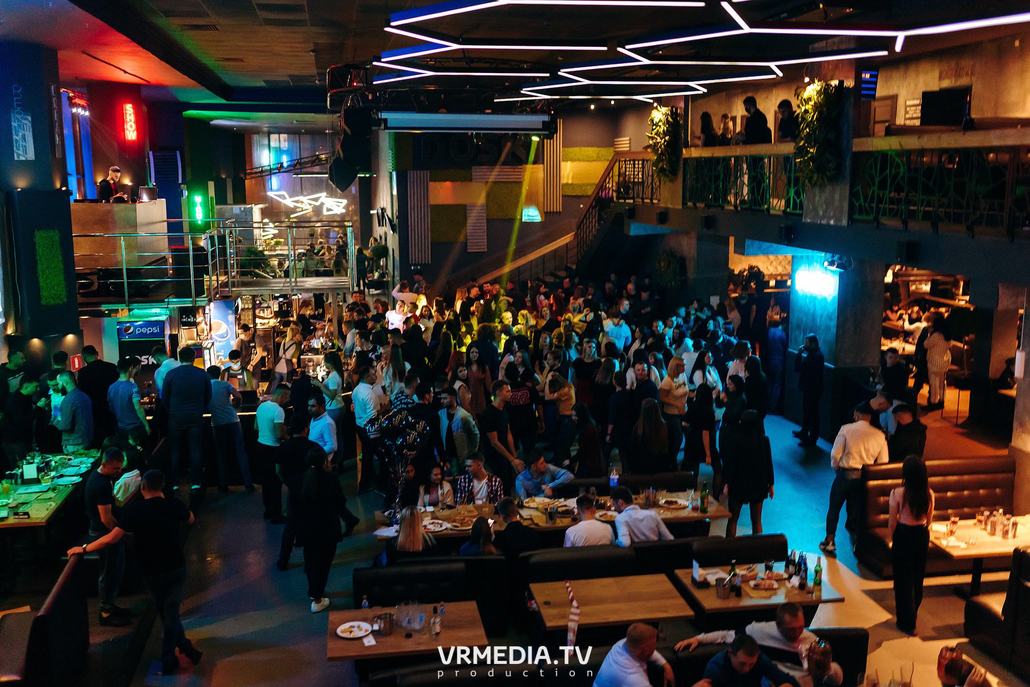 Выходные в баре «DOSKI»