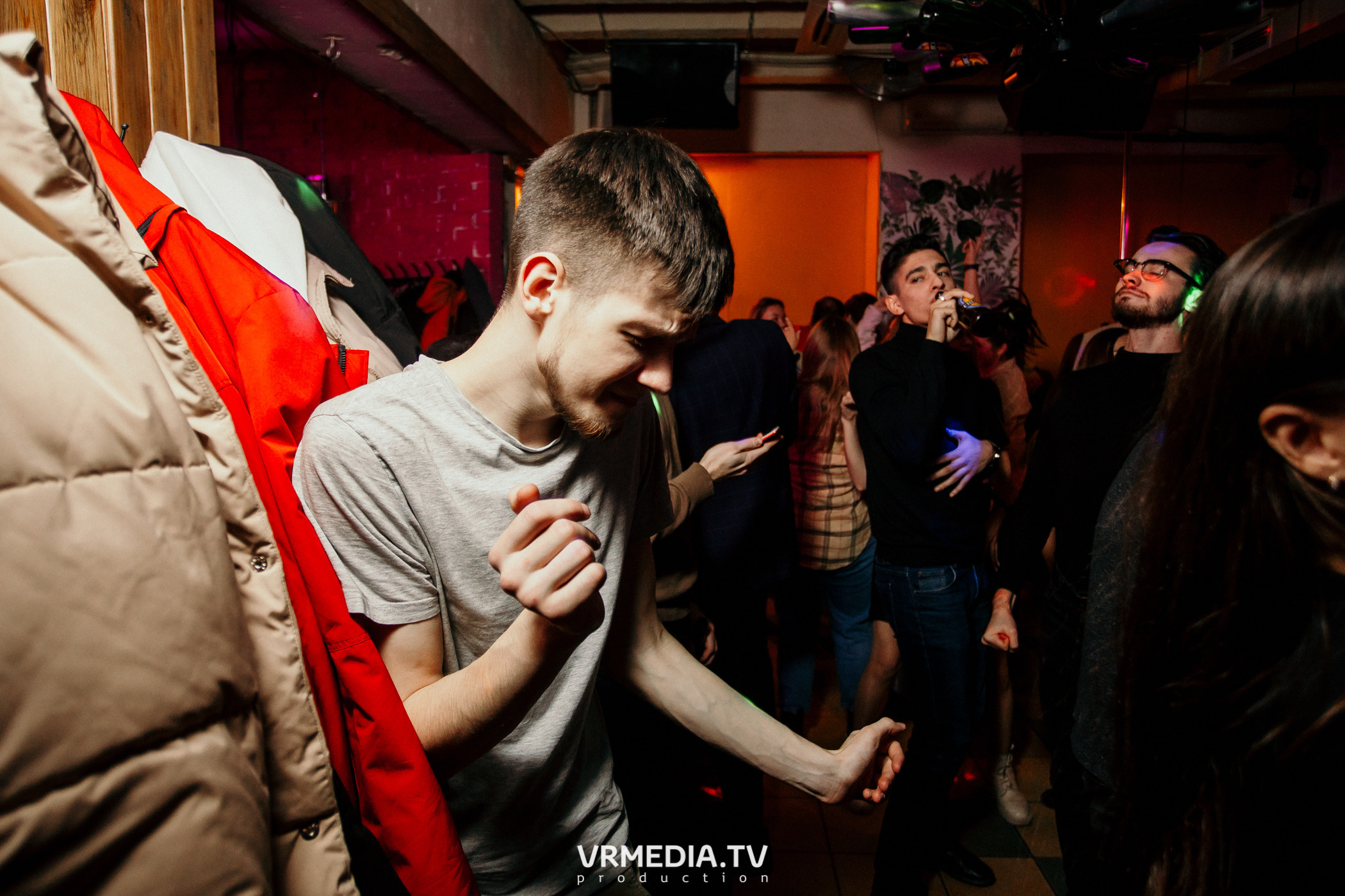 Выходные в баре «Cosmo»