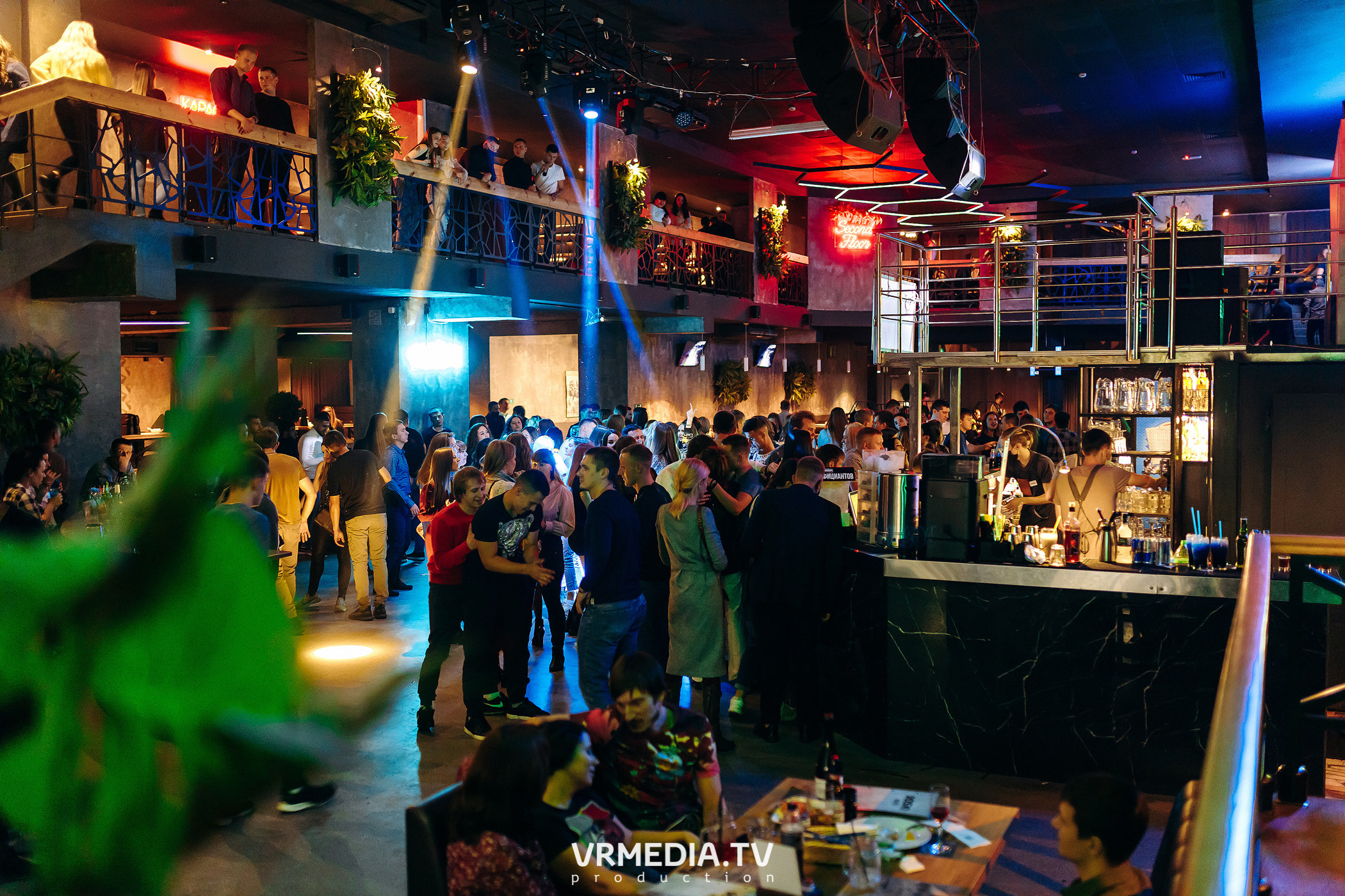 Выходные в баре «DOSKI»