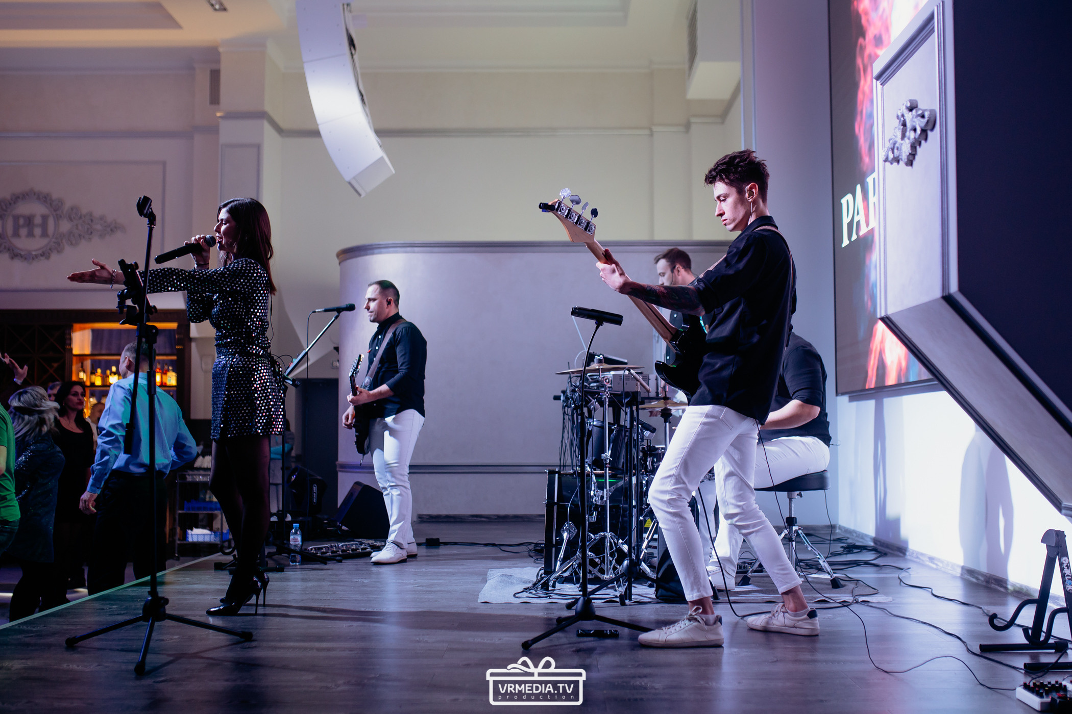 Выходные в ресторане «Paradise»