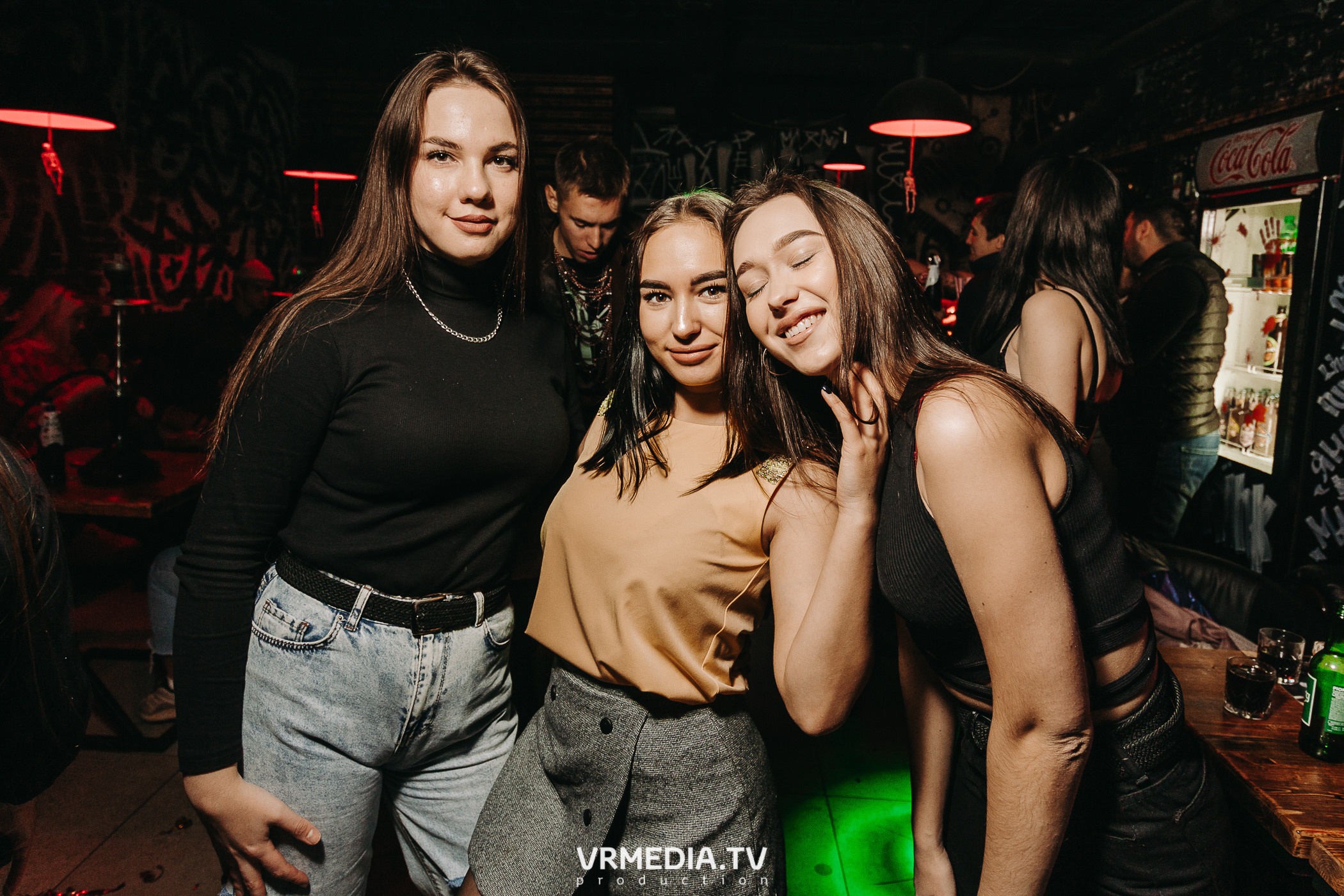 Halloween в баре «Глотай»