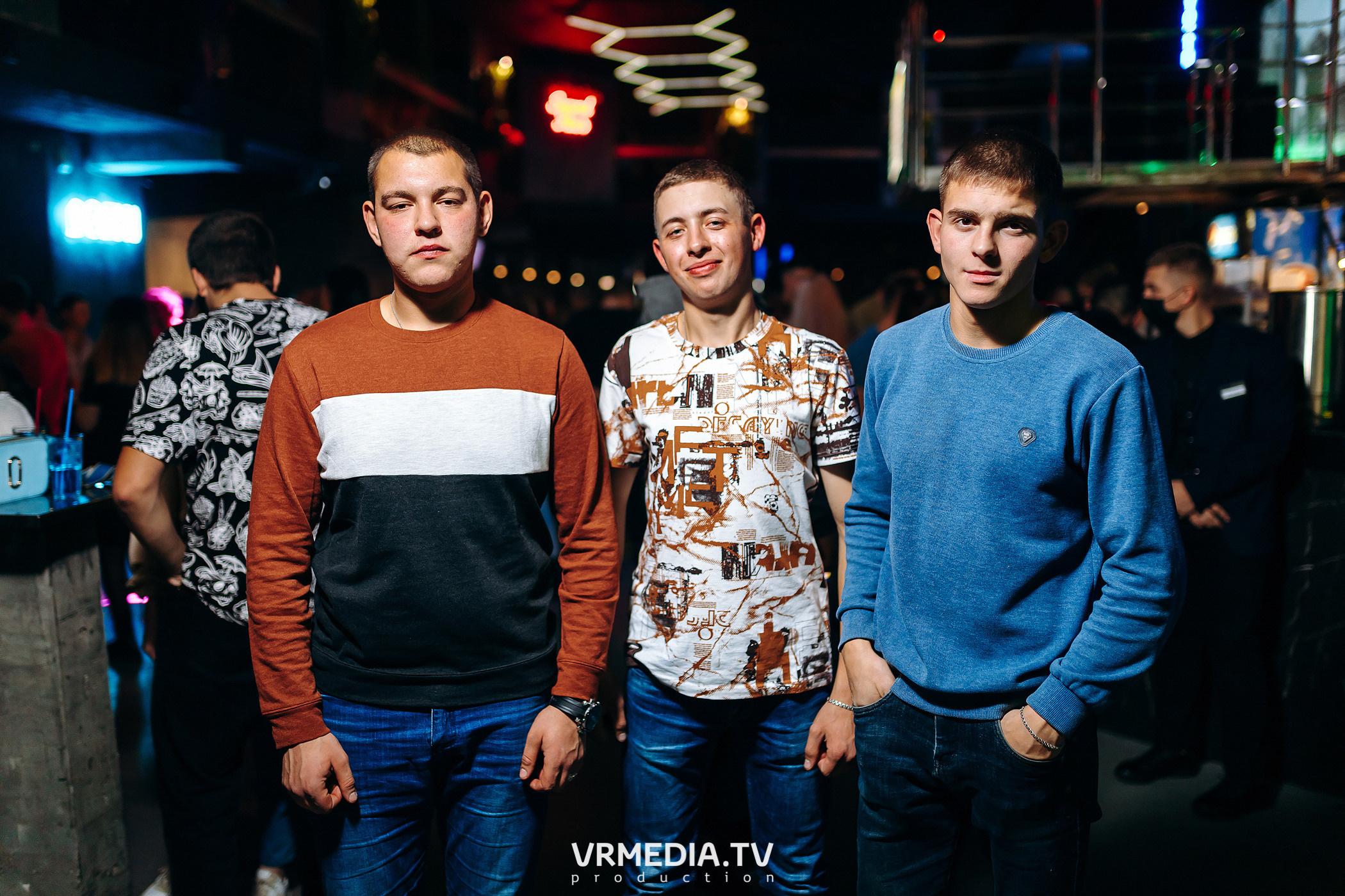 Выходные в баре «DOSKI»