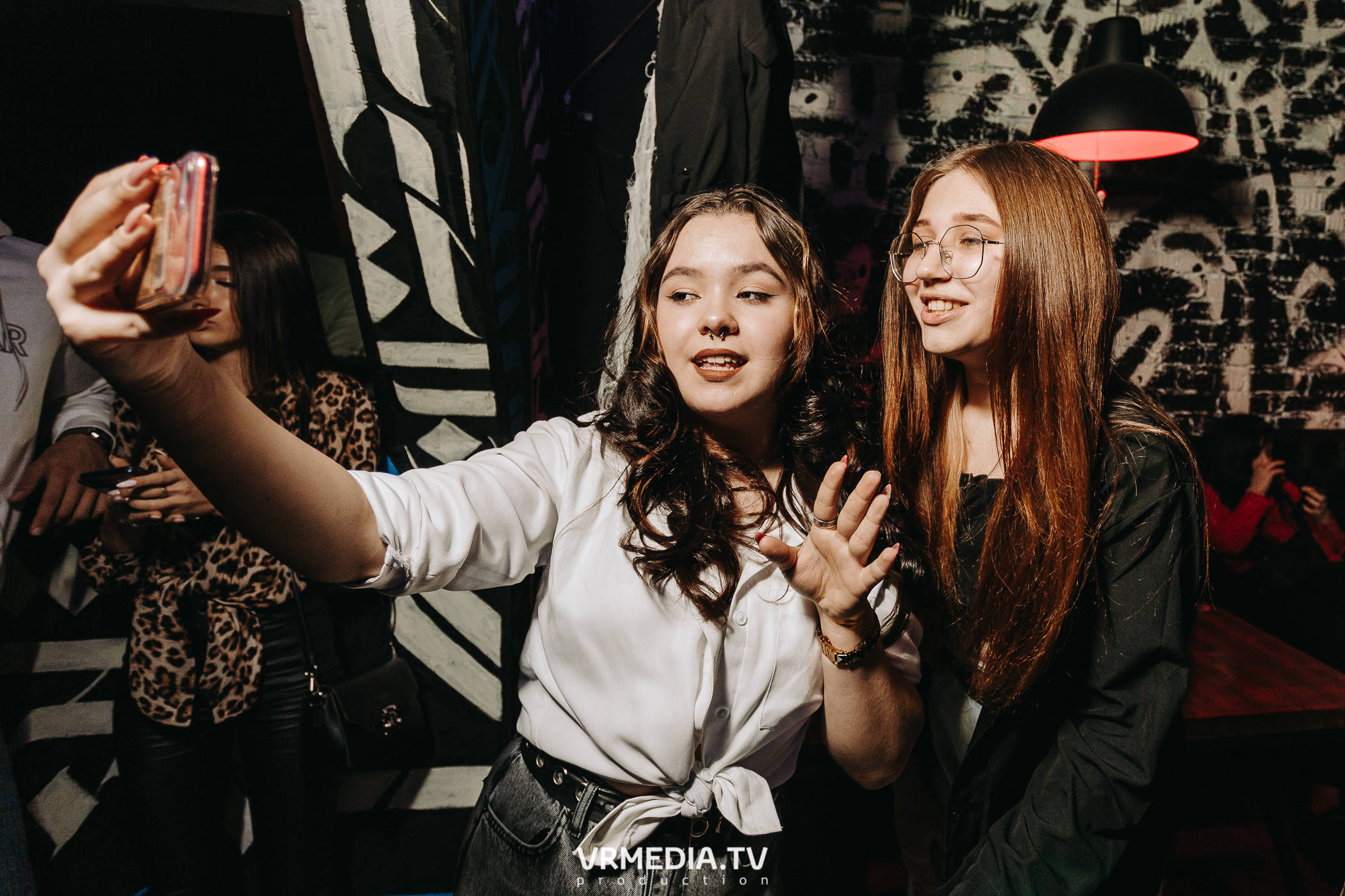 Halloween в баре «Глотай»