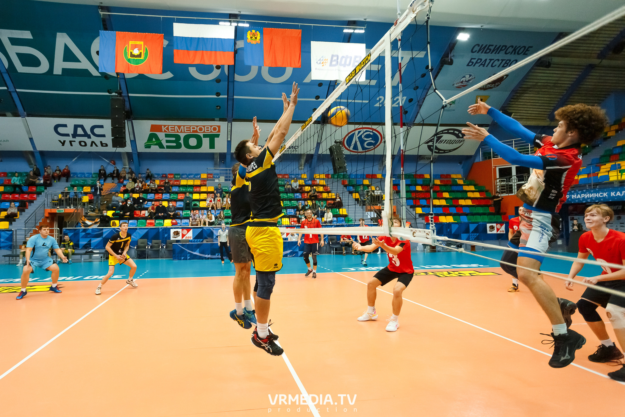 Благотворительный волейбольный турнир «За Кубок фонда»