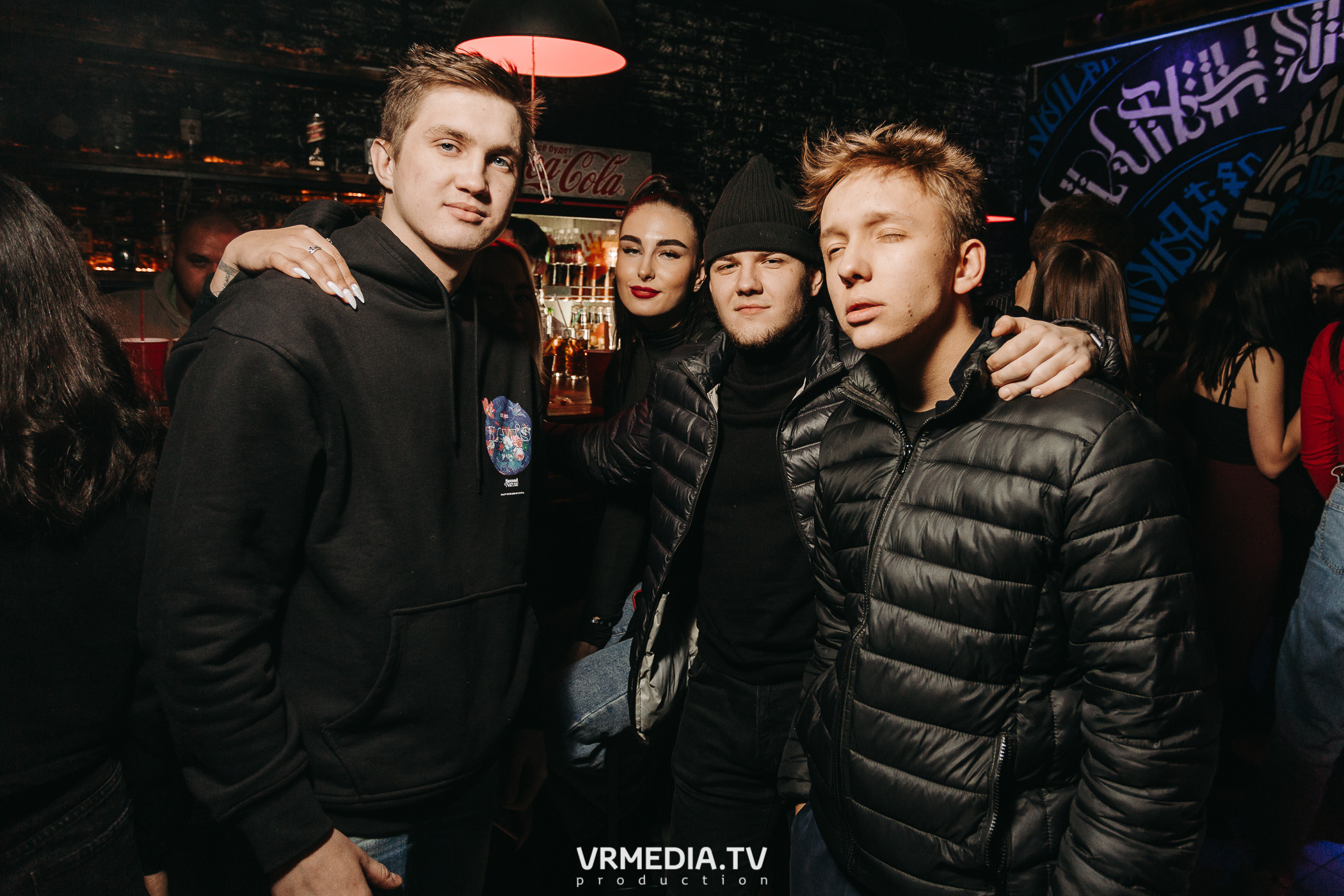 Halloween в баре «Глотай»