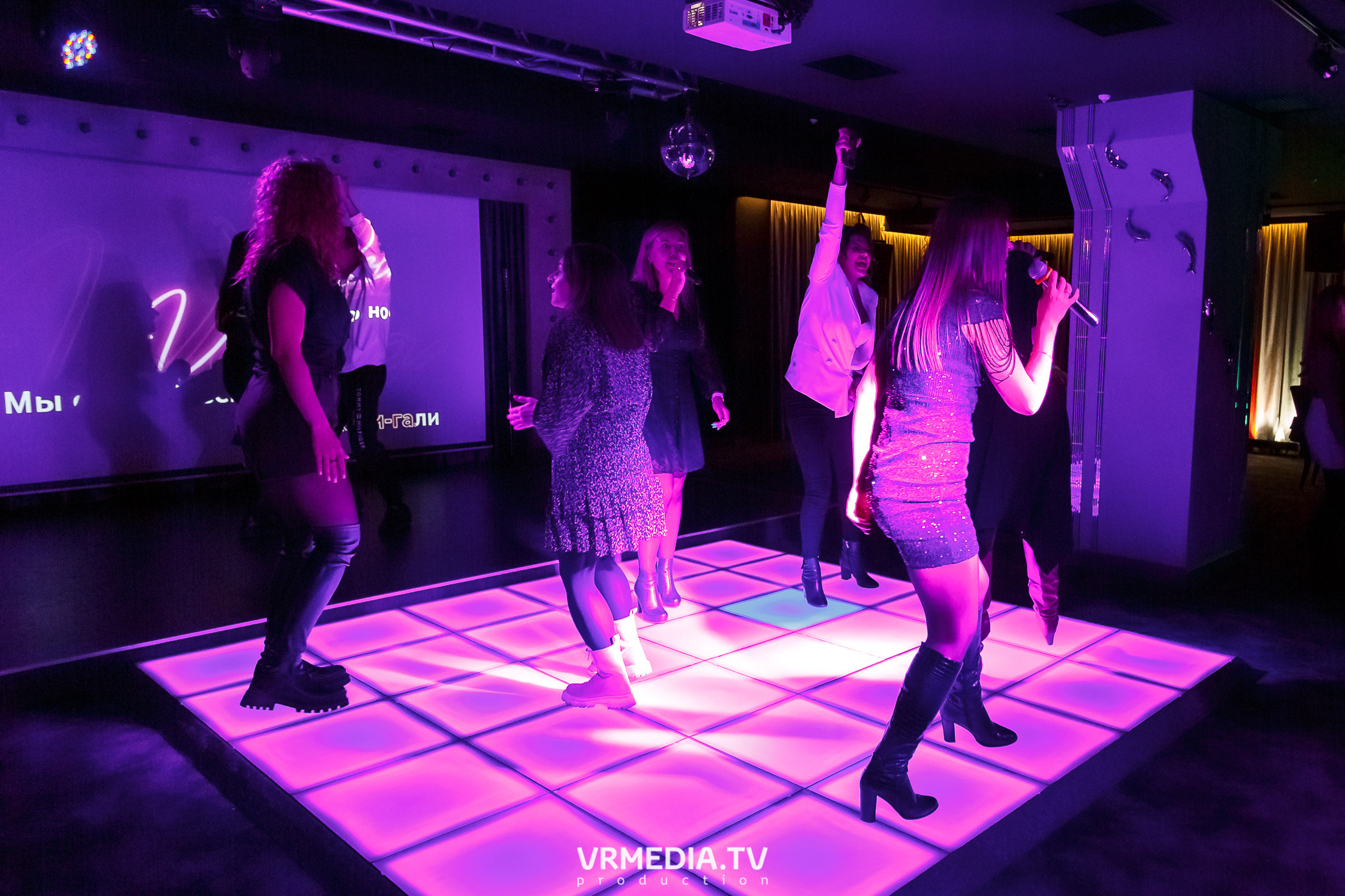 Halloween в караоке-баре «Volna»