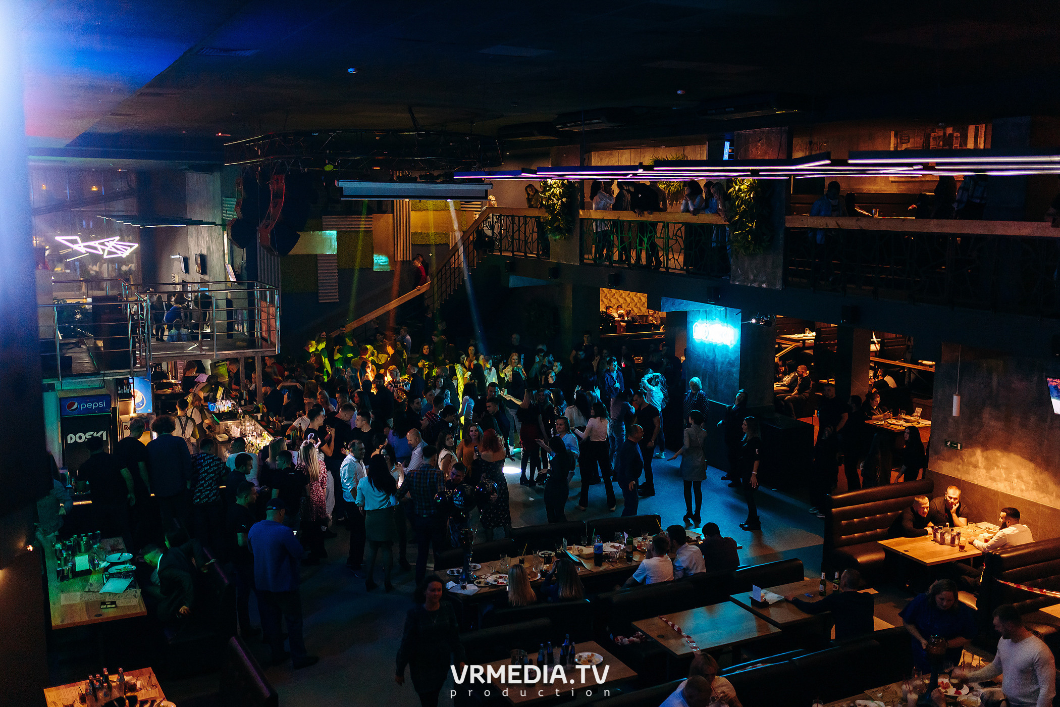 Выходные в баре «DOSKI»