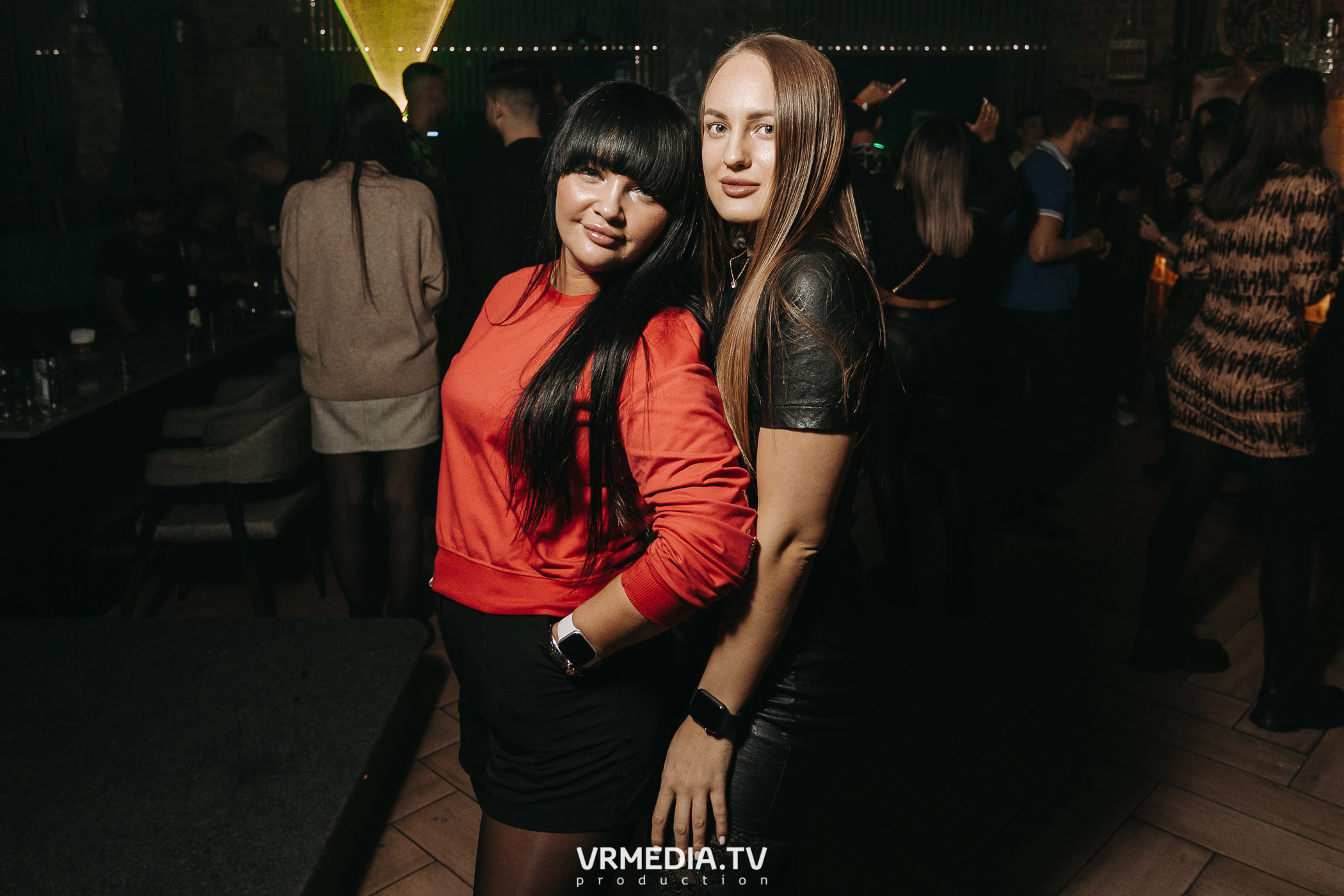 11 FRIENDS OF CHAO. Grotesque (SPB)